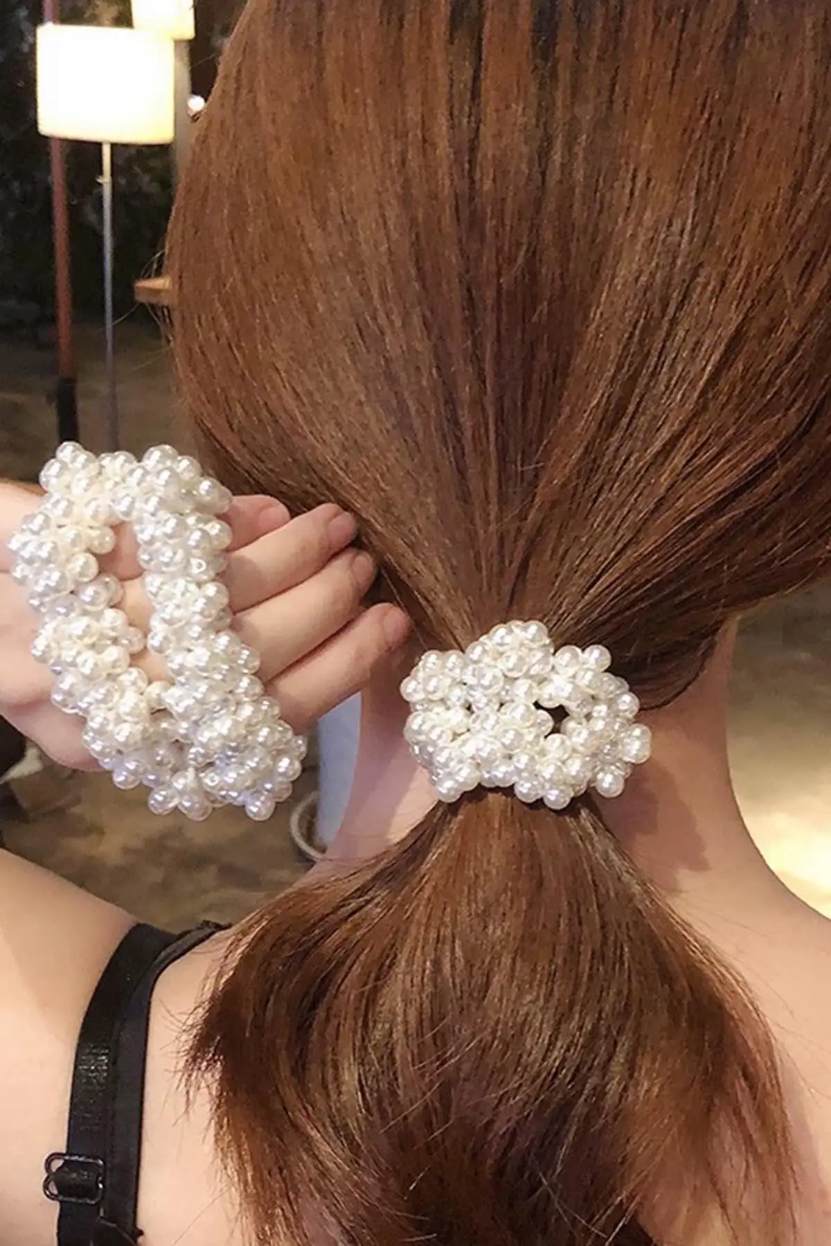 Beyaz Renk İncili Lastik Toka