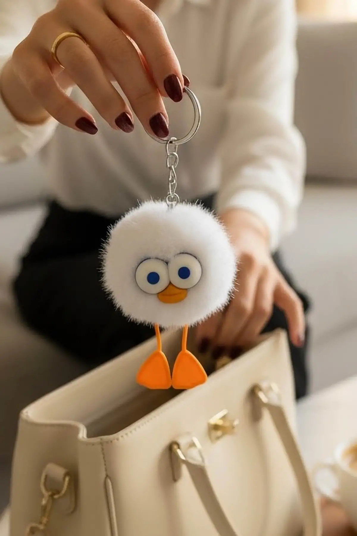 Beyaz Renk Peluş Canavar Figürlü Anahtarlık