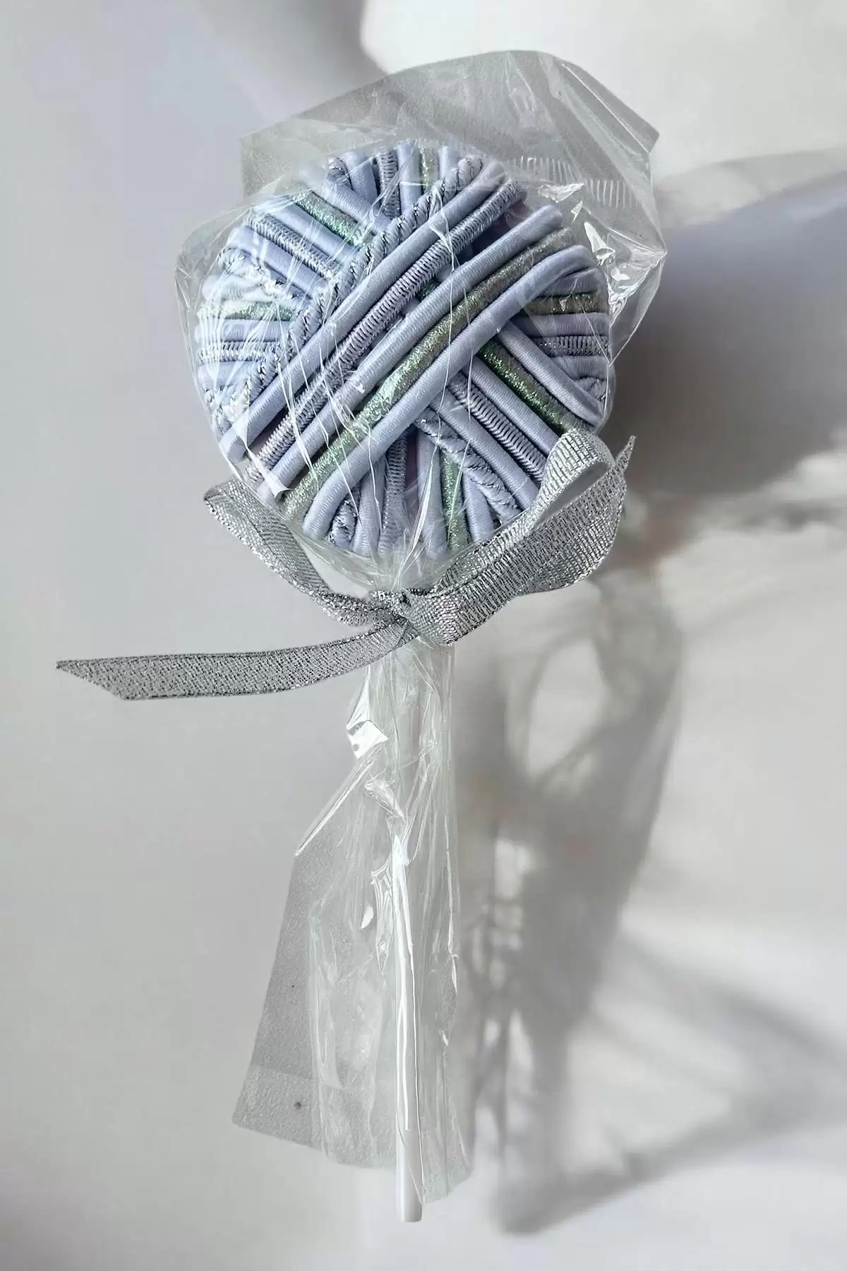 Beyaz Ve Gri Renk Lolipop Figürlü Lastik Toka Set
