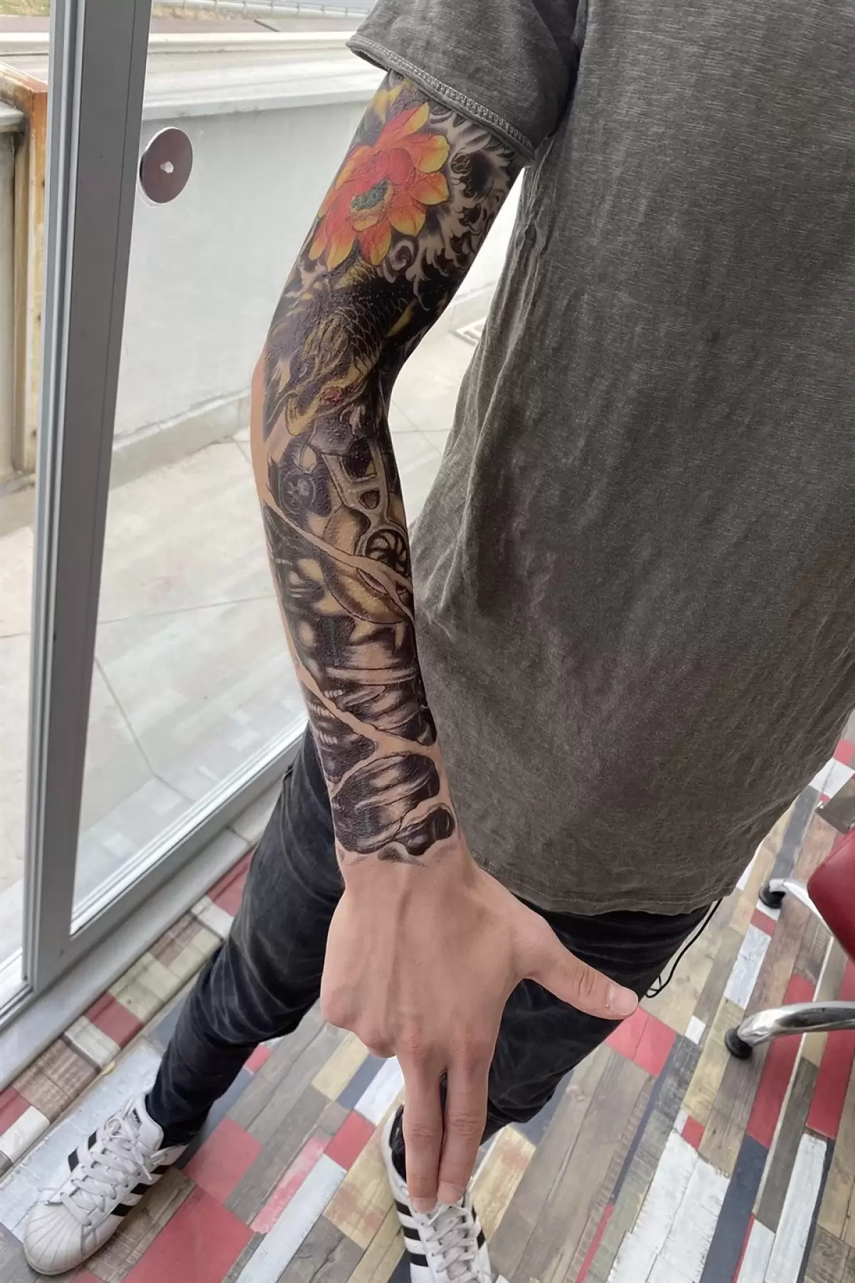 Geçici Balık ve Çiçek Kol Dövme Tattoo