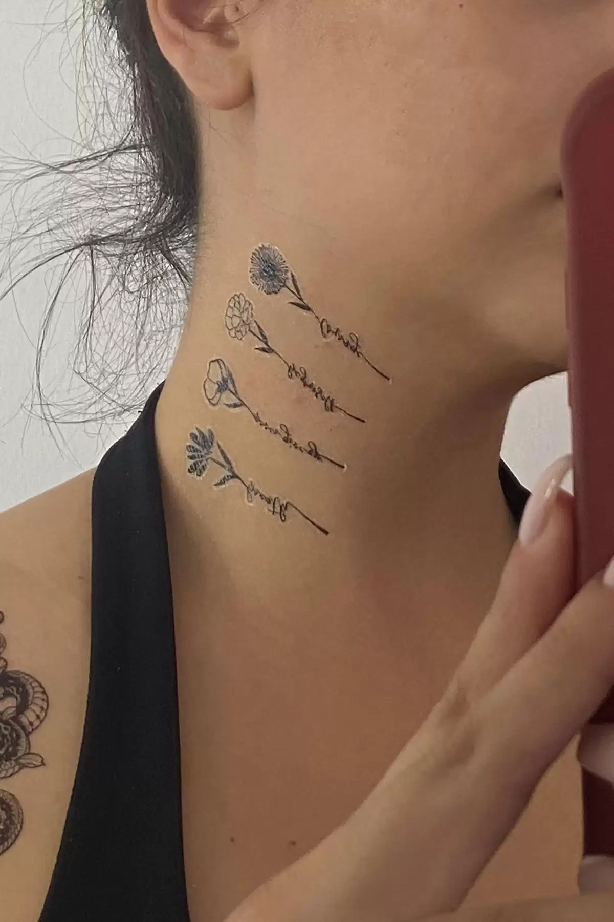 Geçici Çiçek Figürlü Dövme Tatto