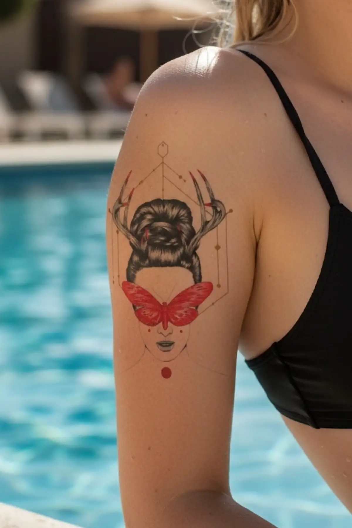 Geçici Kadın ve Kelebek Modelli Dövme Tattoo