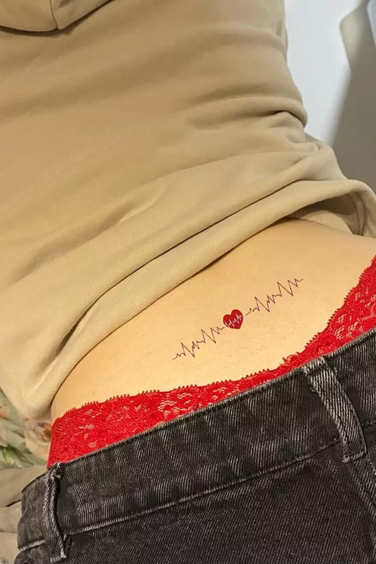 Geçici Kalp Ritim Dövme Tattoo