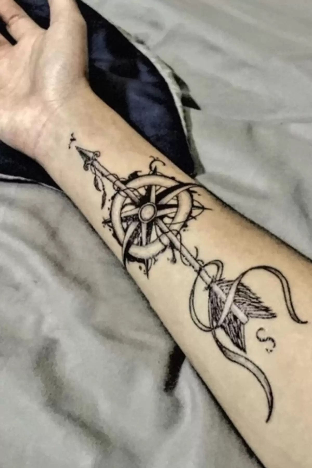 Geçici Pusula Figürlü Dövme Tatto