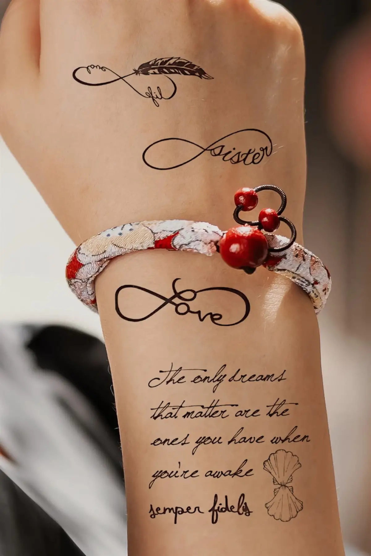 Gerçekçi Yazılı ve Sonsuzluk Dövme Tattoo