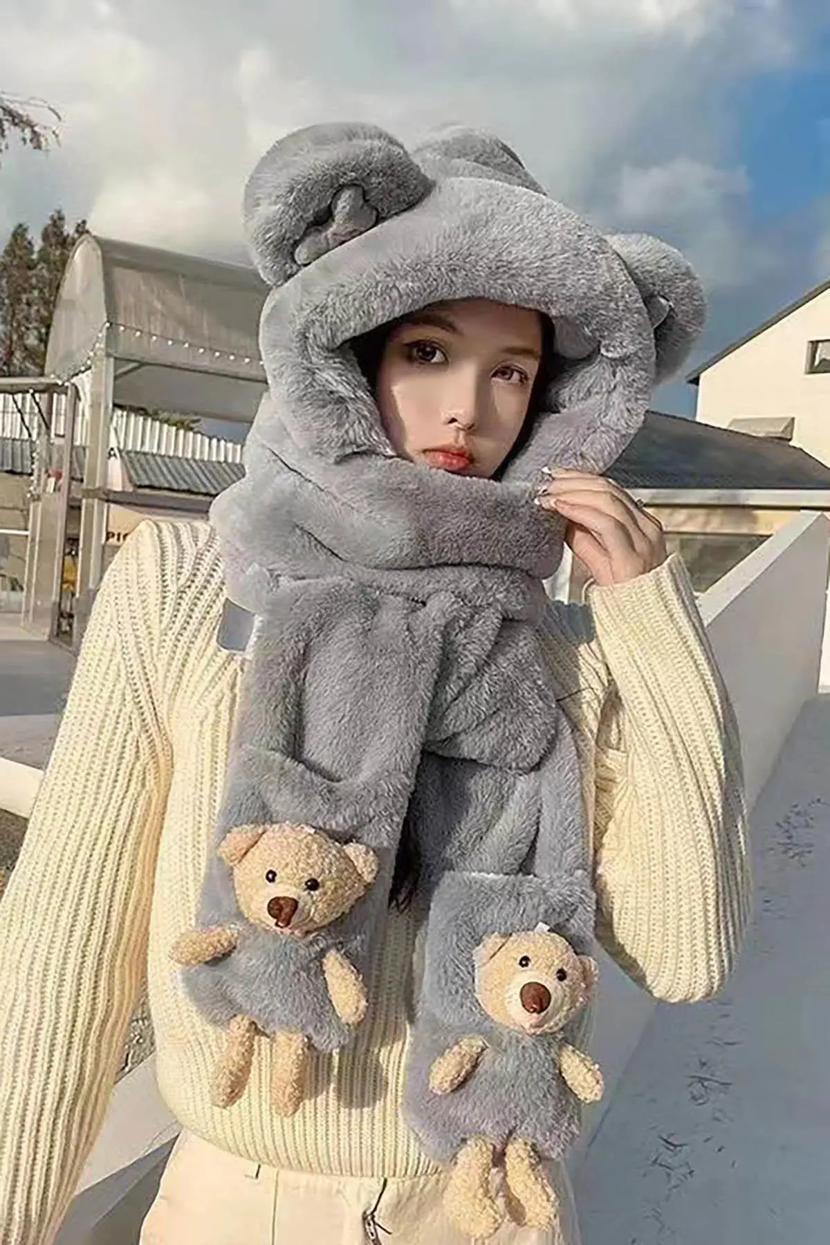 Gri Renk Ayıcık Figürlü Rüzgar Geçirmez Peluş Bere Atkı Eldiven