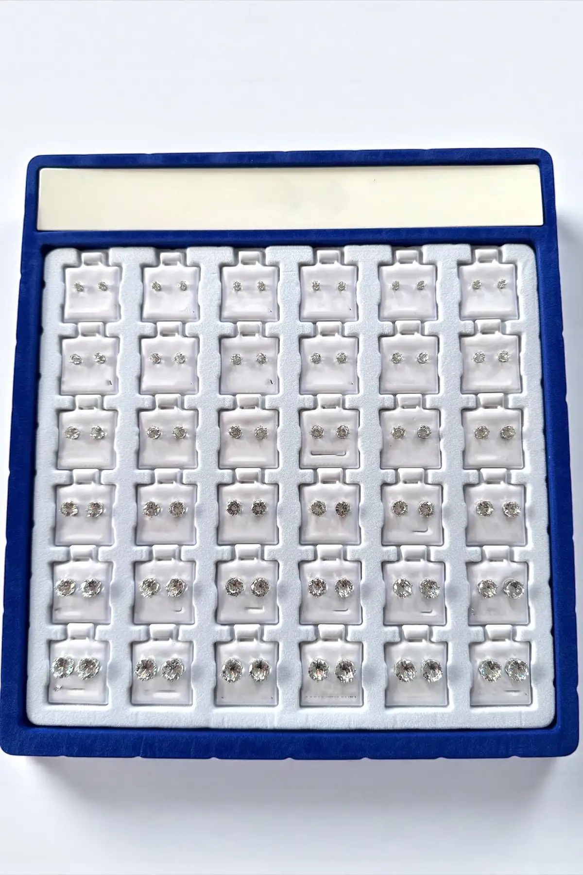 Gümüş Renk 36lı Taş Detaylı Küpe Set