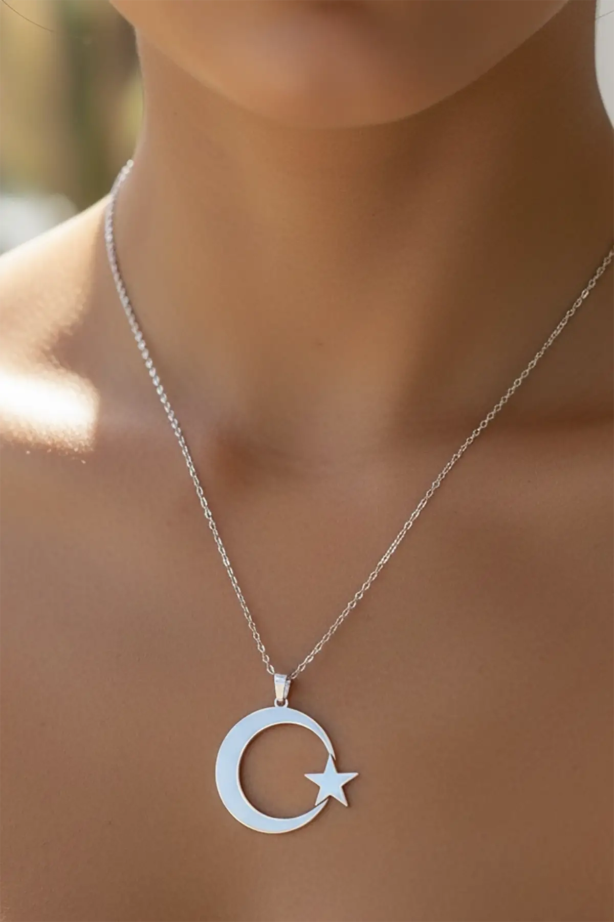 Gümüş Renk Ay Ve Yıldız Figürlü Çelik Kolye
