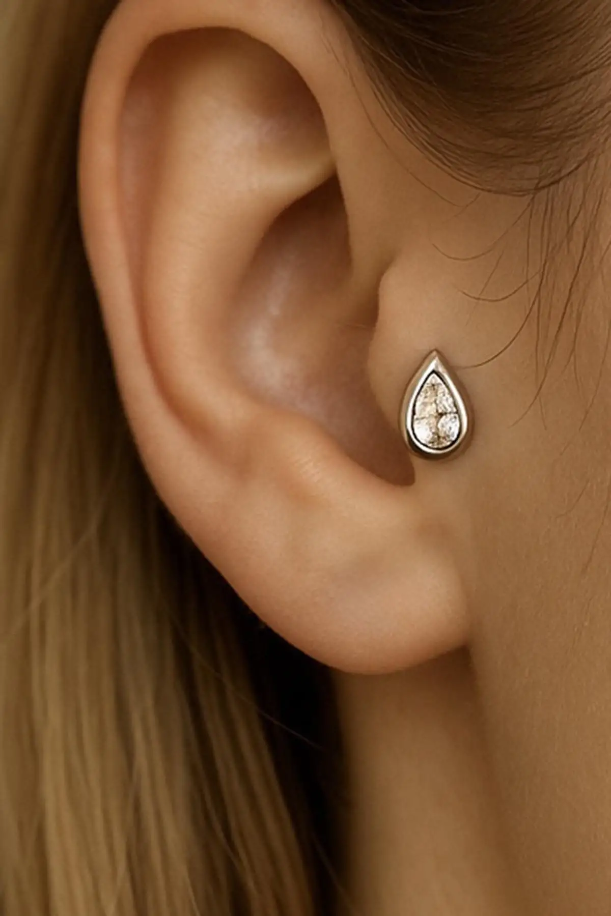 Gümüş Renk Damla Figürlü Cerrahi Çelik Tragus/Kıkırdak Küpe/Piercing (Tek)