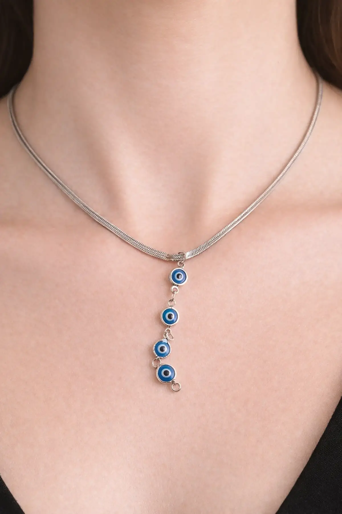 Gümüş Renk Göz Figürlü İtalyan Zincir Detaylı Çelik Kolye