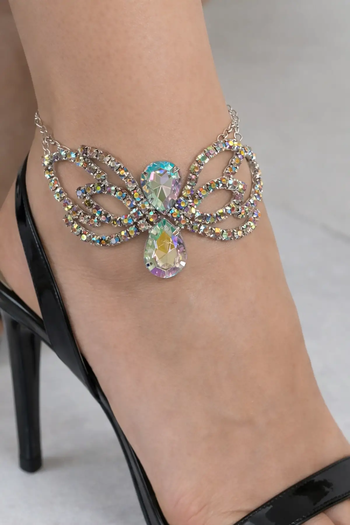 Gümüş Renk Hologram Taş Detaylı Tasarım Halhal