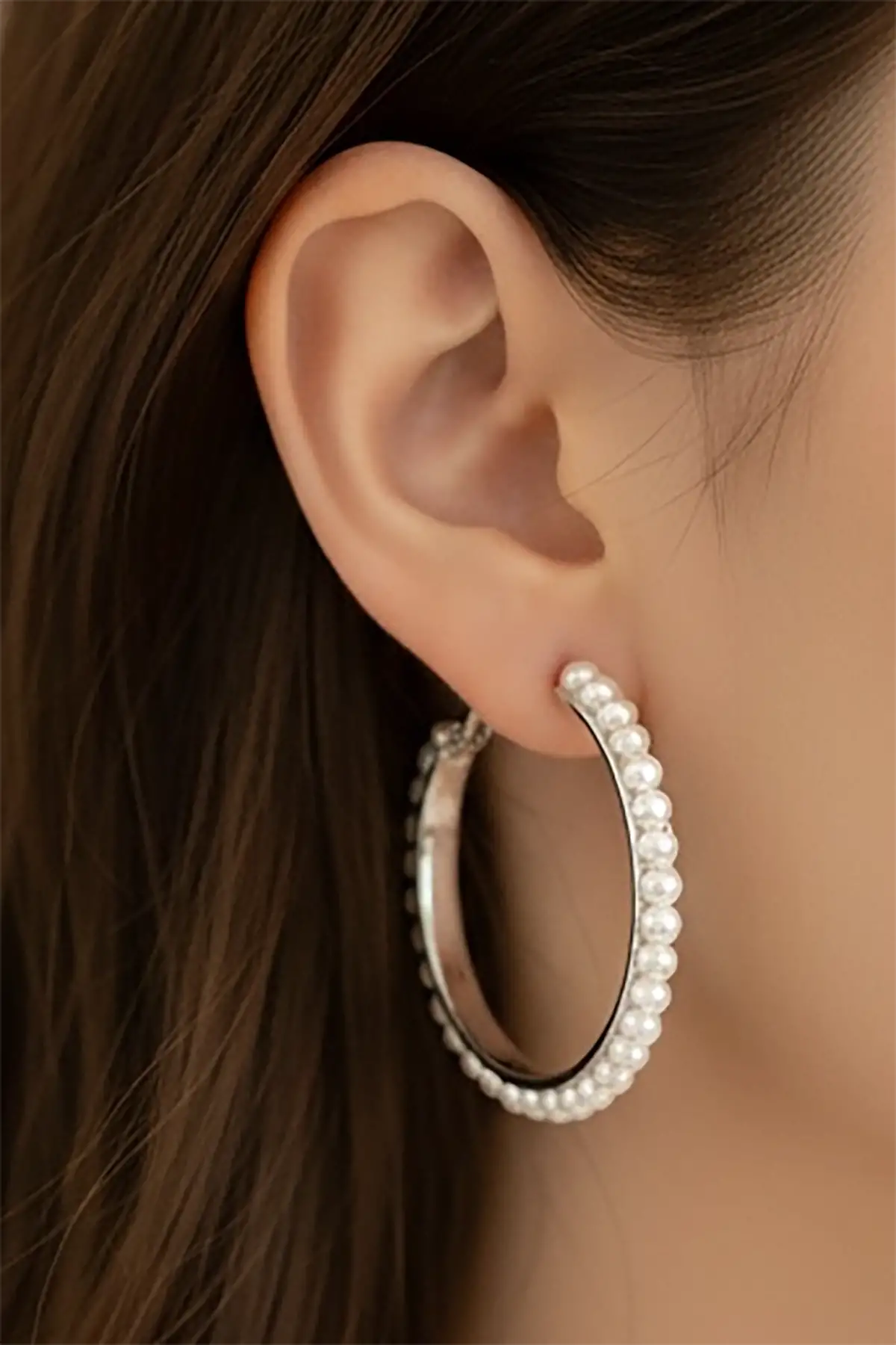 Gümüş Renk İnci Detaylı Halka Küpe (Çift)