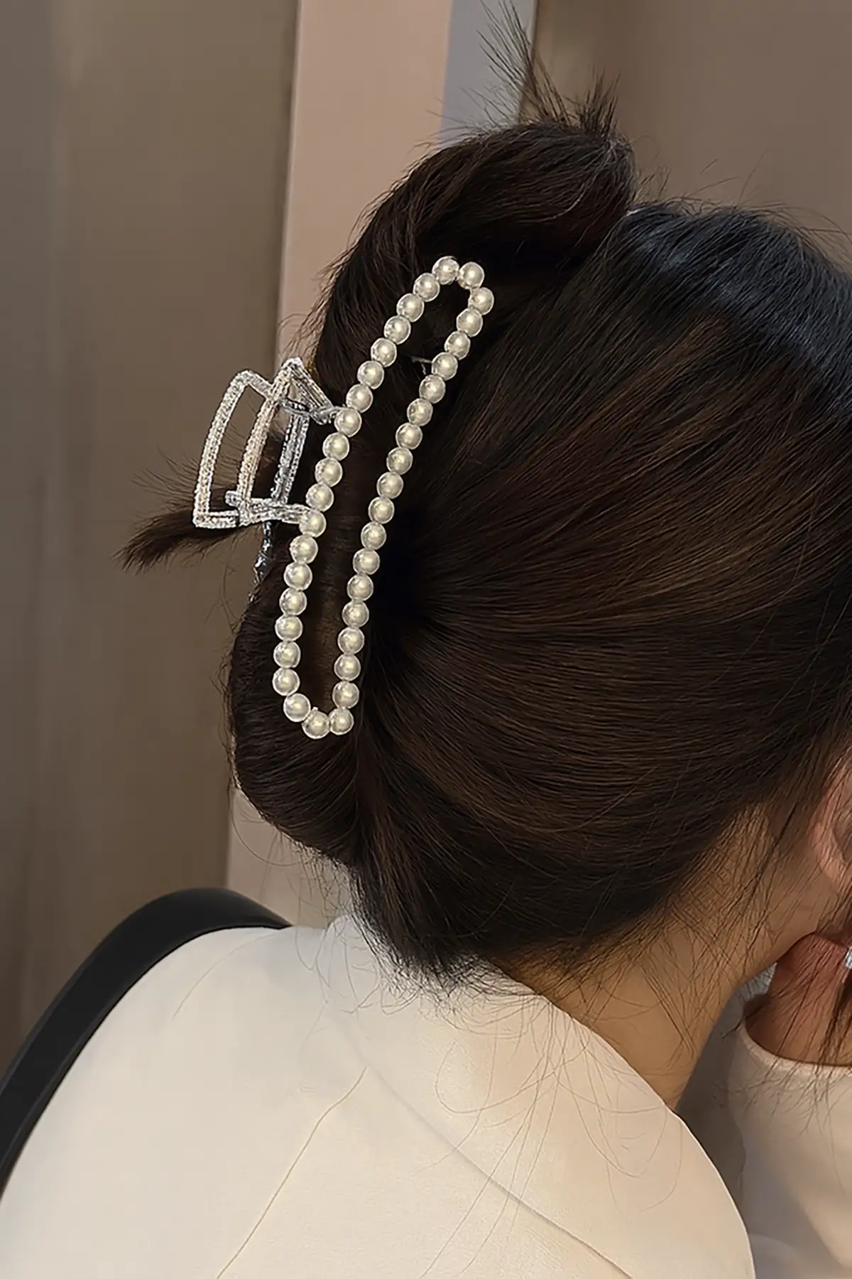 Gümüş Renk İnci Detaylı Metal Mandal Toka