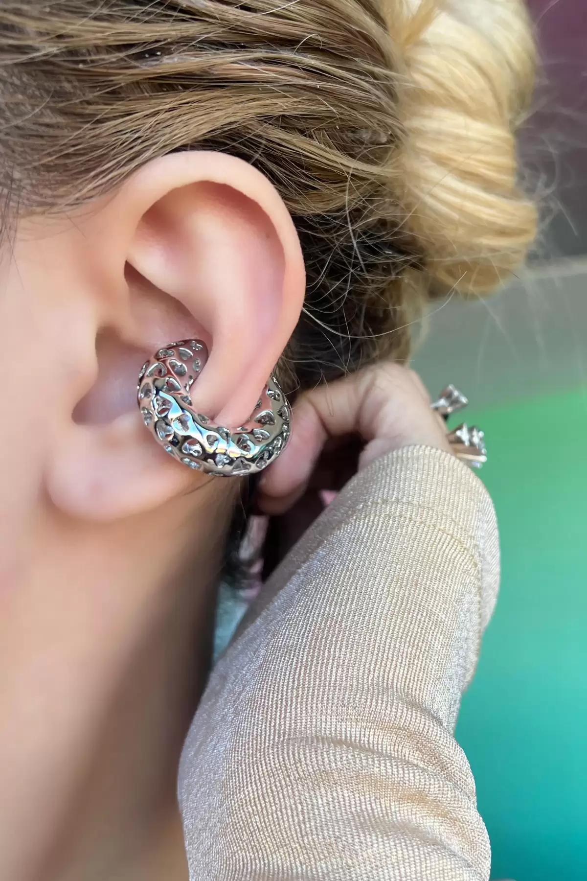 Gümüş Renk Kalp Detaylı Halka Ear Cuff Küpe