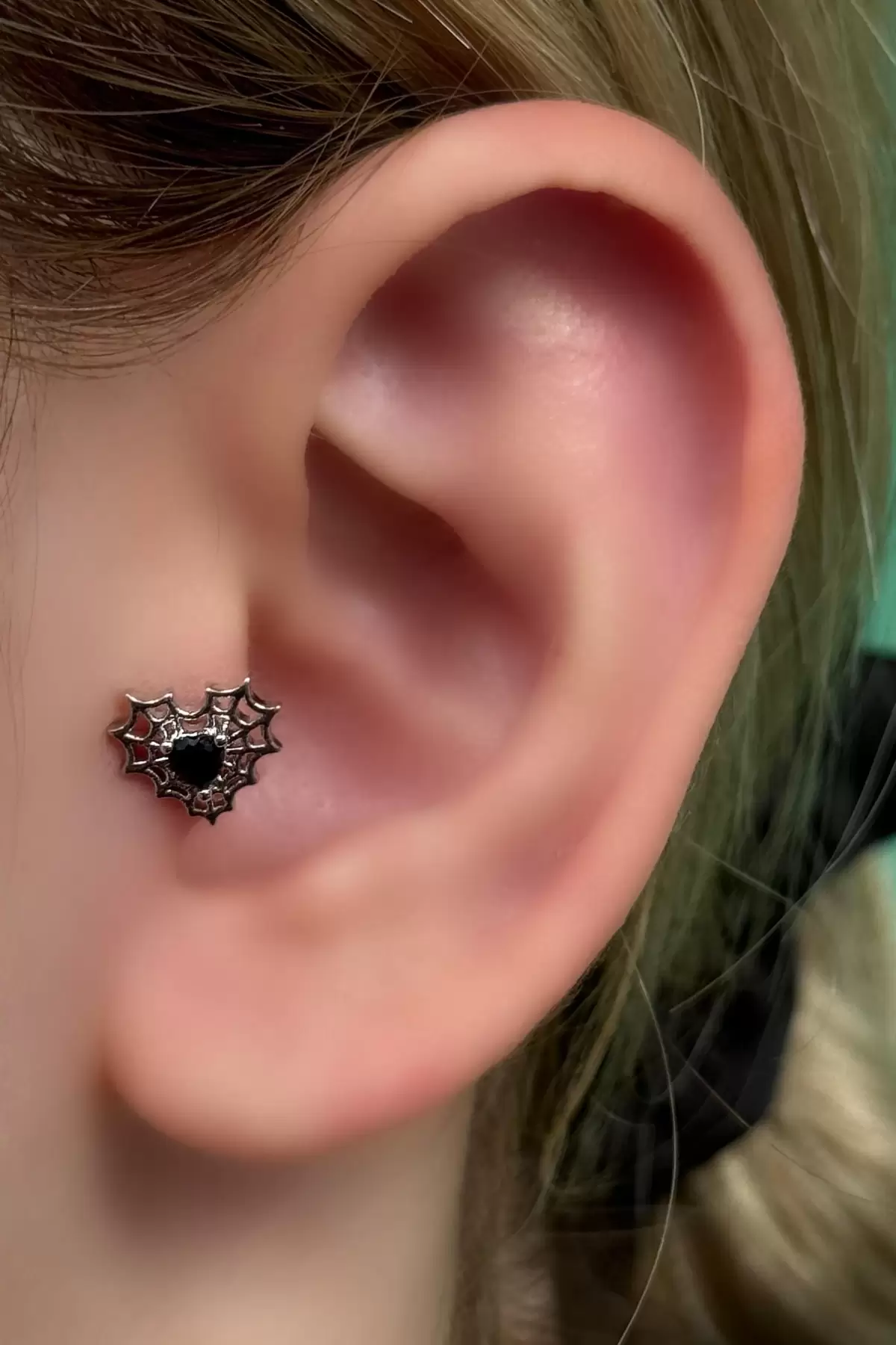 Gümüş Renk Kalp Figürlü Cerrahi Çelik Tragus/Kıkırdak Küpe/Piercing