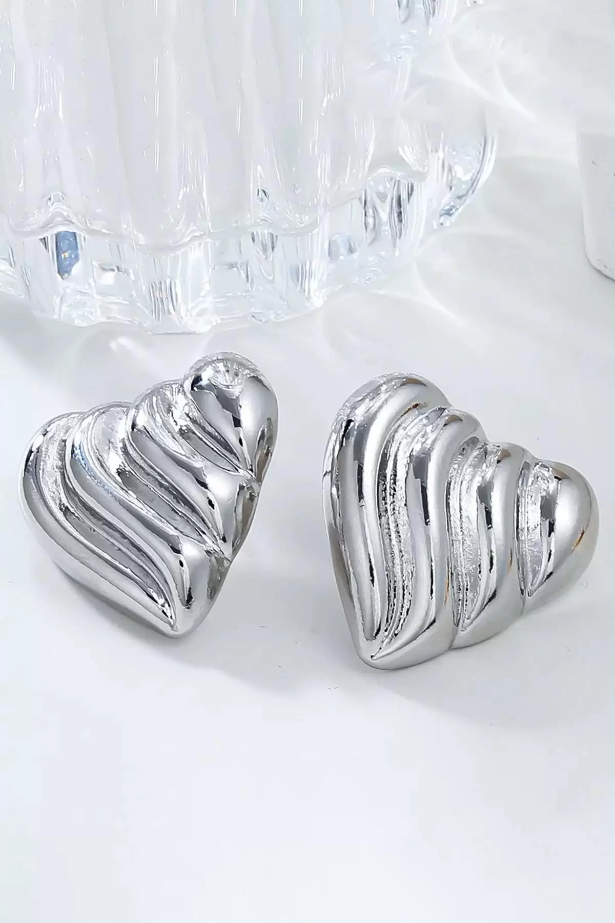Gümüş Renk Kalp Figürlü Metal Küpe (Çift)