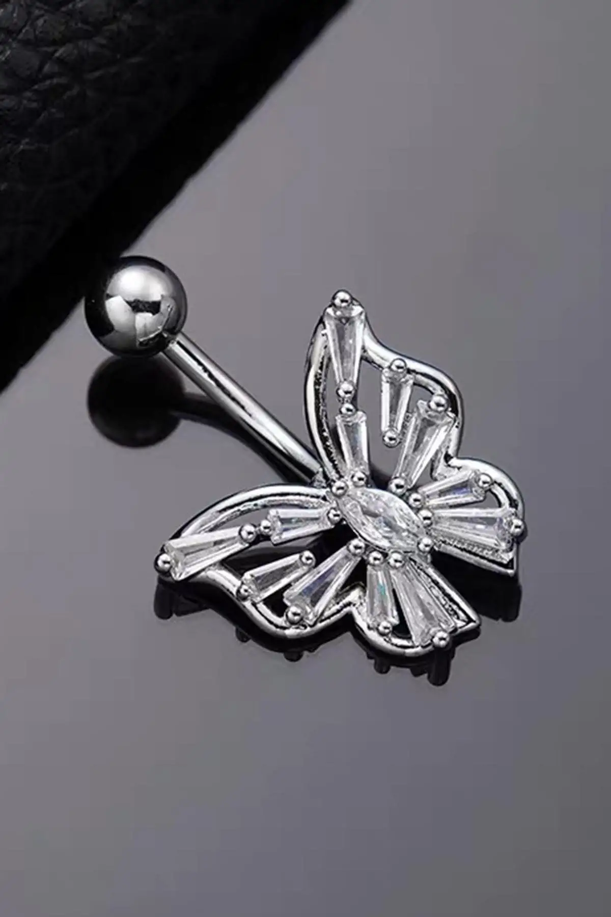 Gümüş Renk Kelebek Figürlü Cerrahi Çelik Göbek Piercing