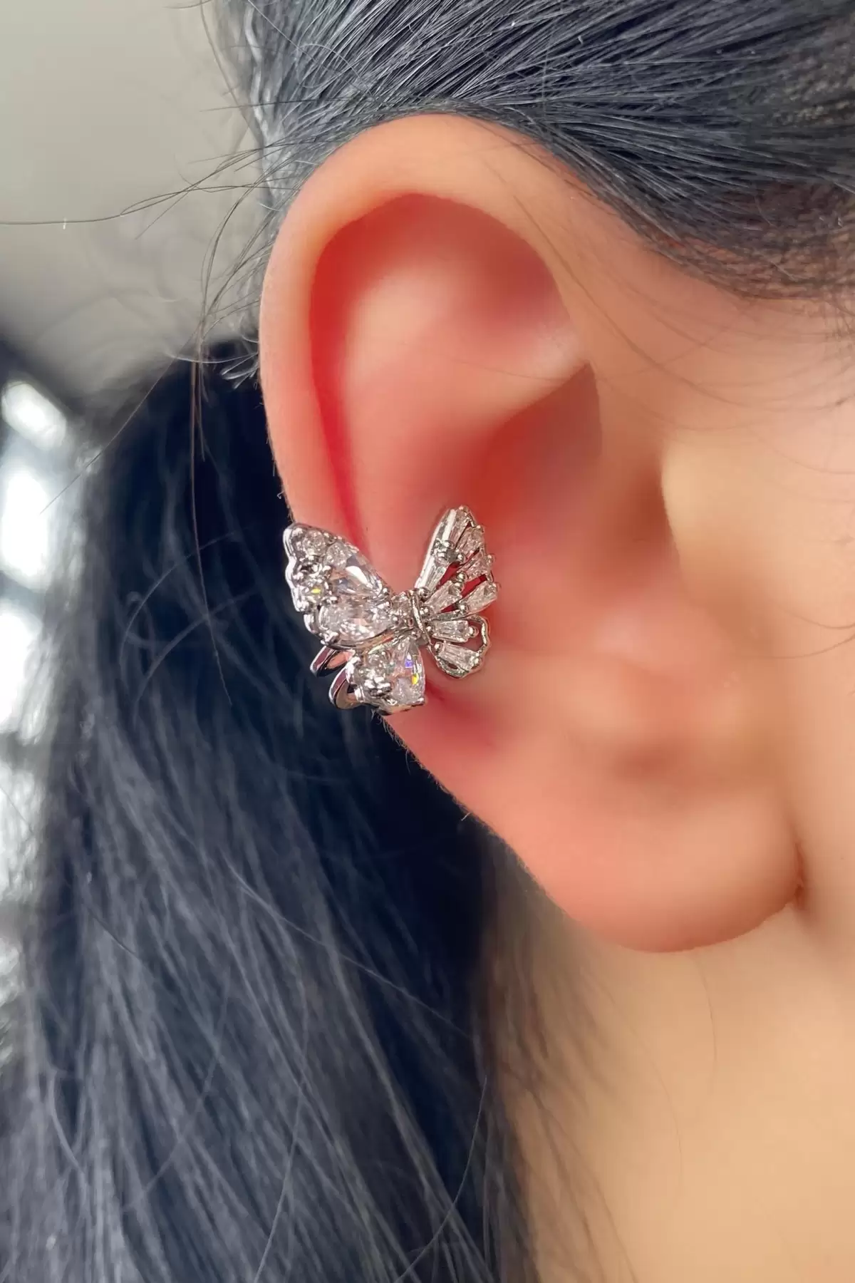 Gümüş Renk Kelebek Figürlü Ear Cuff Küpe (Tek)