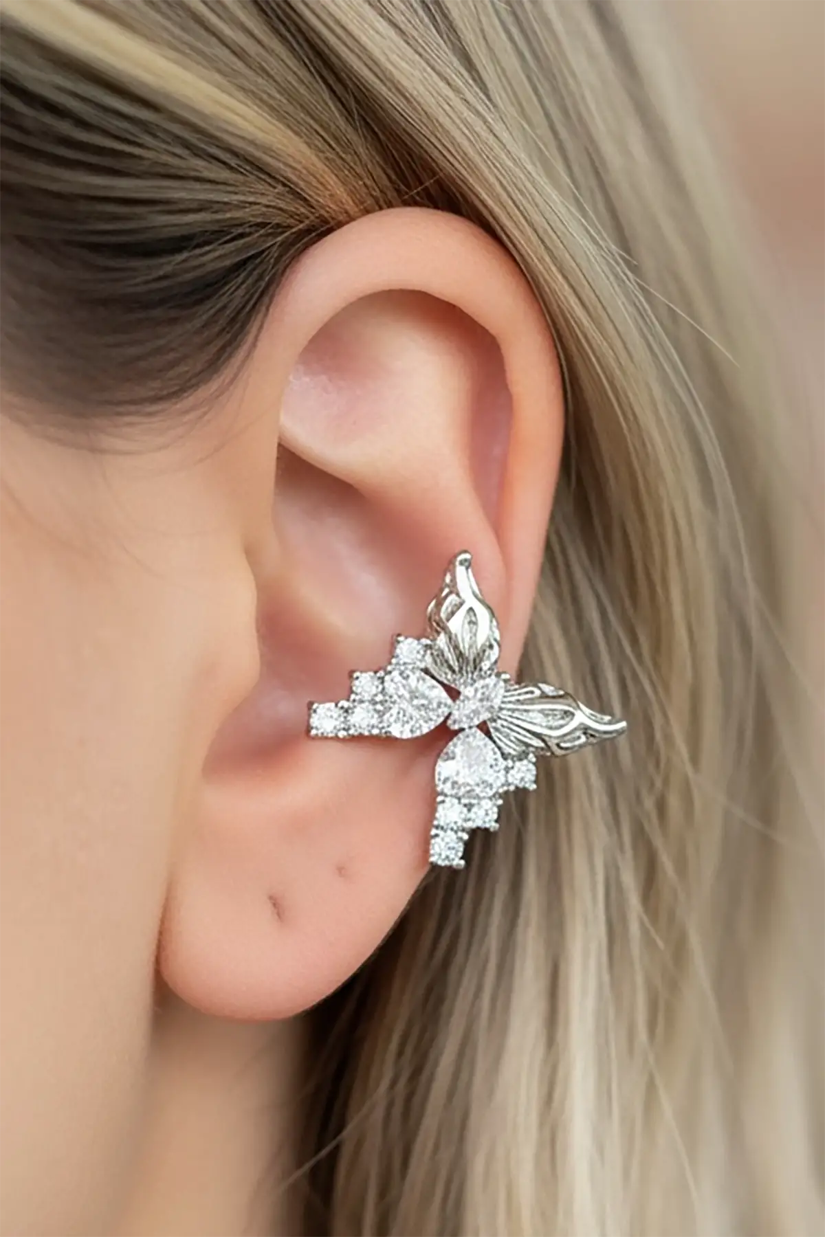Gümüş Renk Kelebek Figürlü Taş Detaylı 14K Altın Kaplama TX Ear Cuff (Tek)