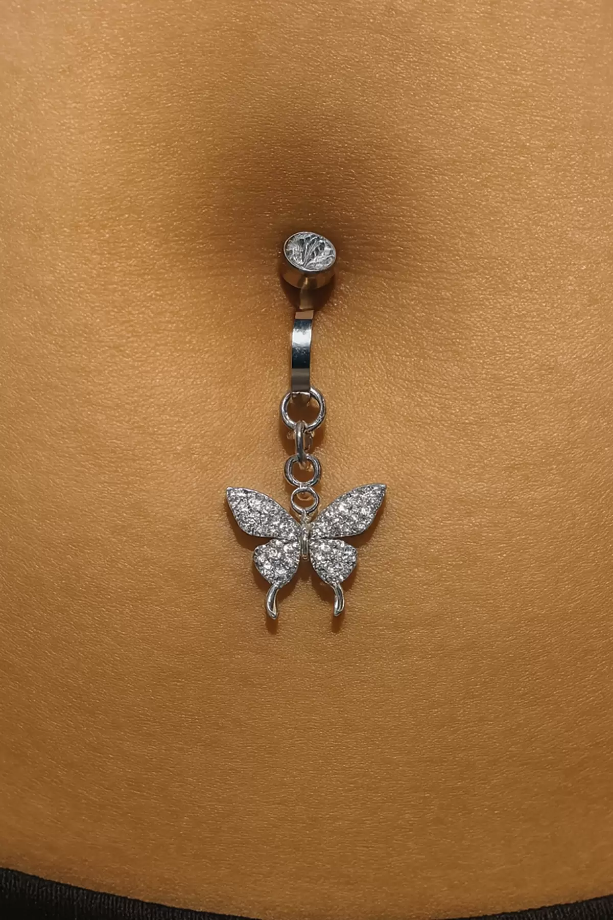Gümüş Renk Kelebek Figürlü Taş Detaylı Cerrahi Çelik Göbek Piercing