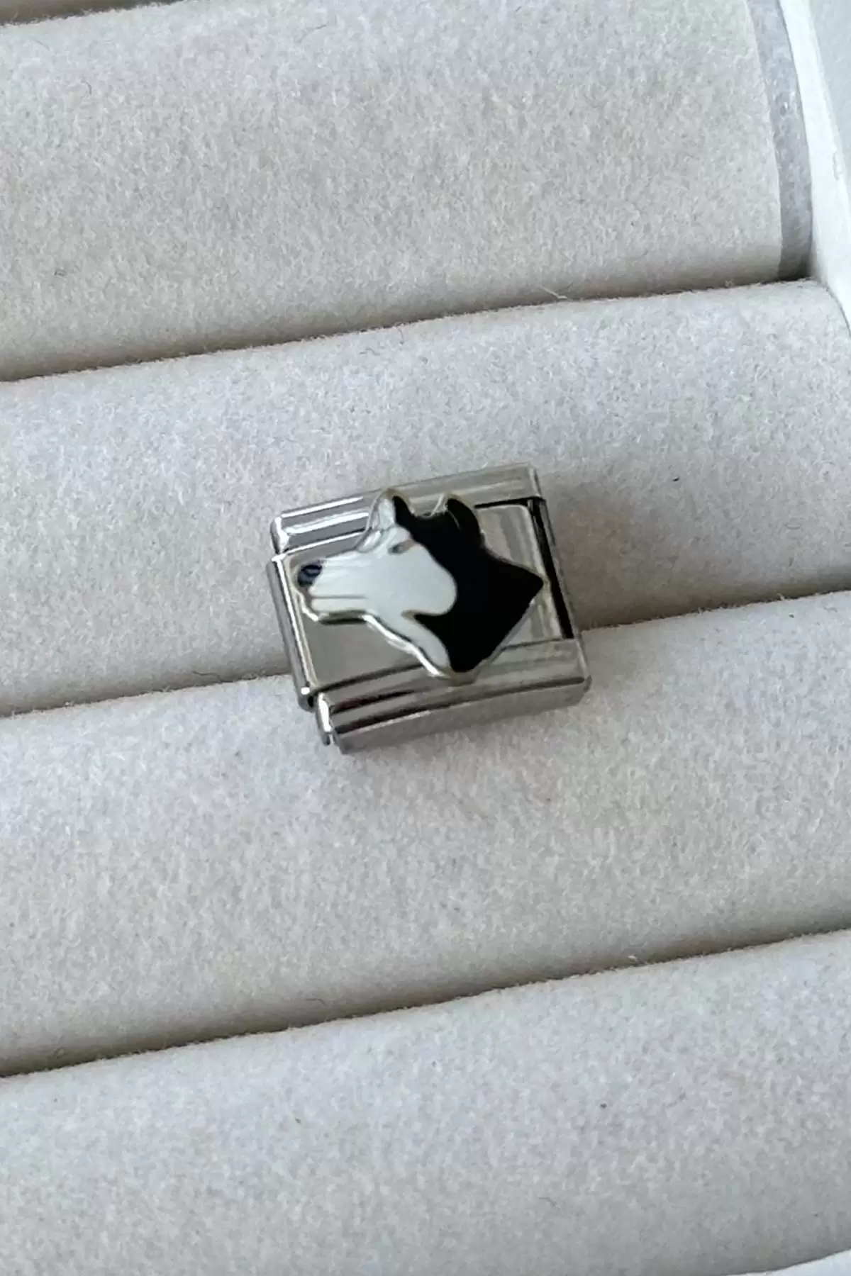 Gümüş Renk Kurt Figürlü Çelik Nomination Charm (Tek)