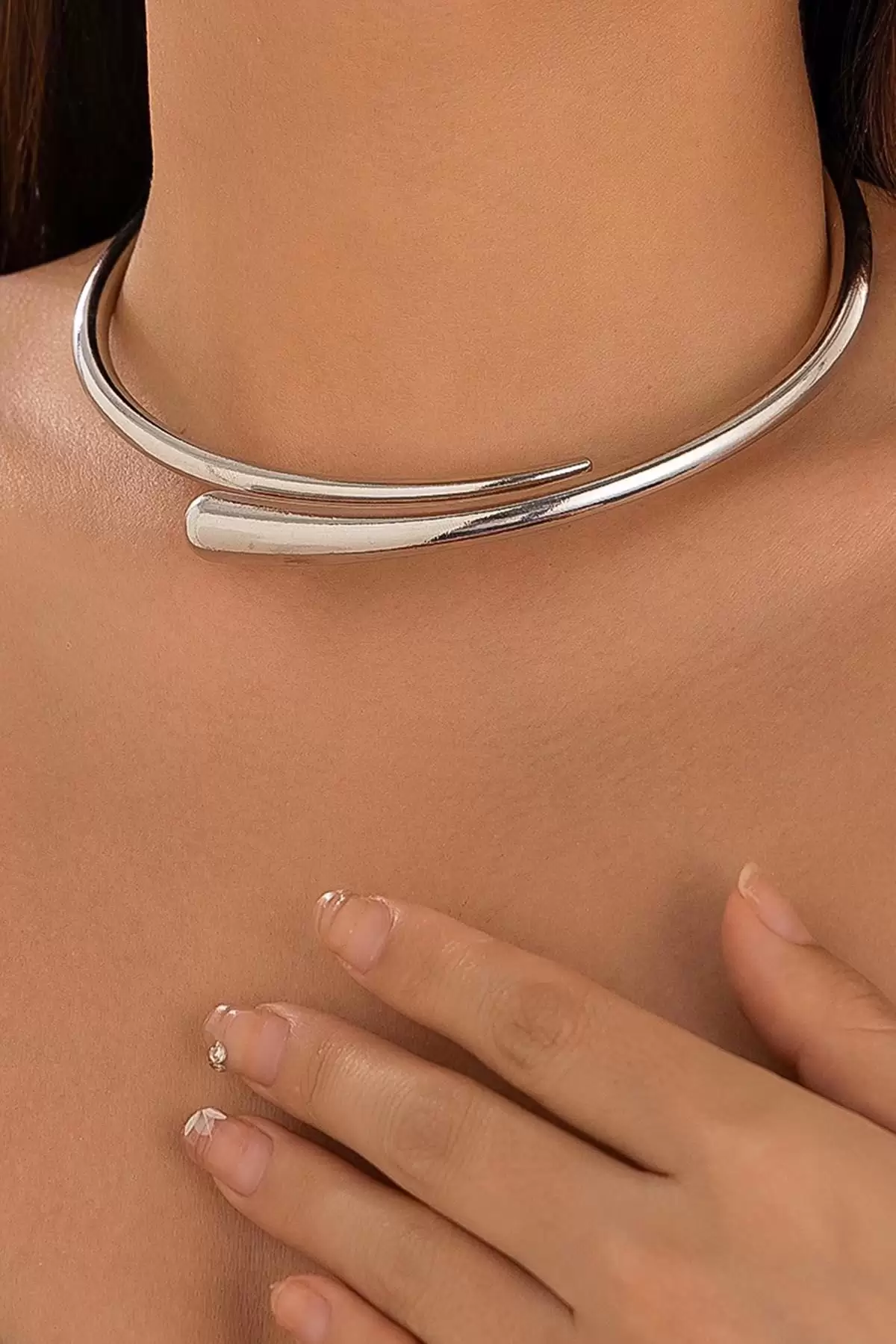 Gümüş Renk Metal Choker Kolye
