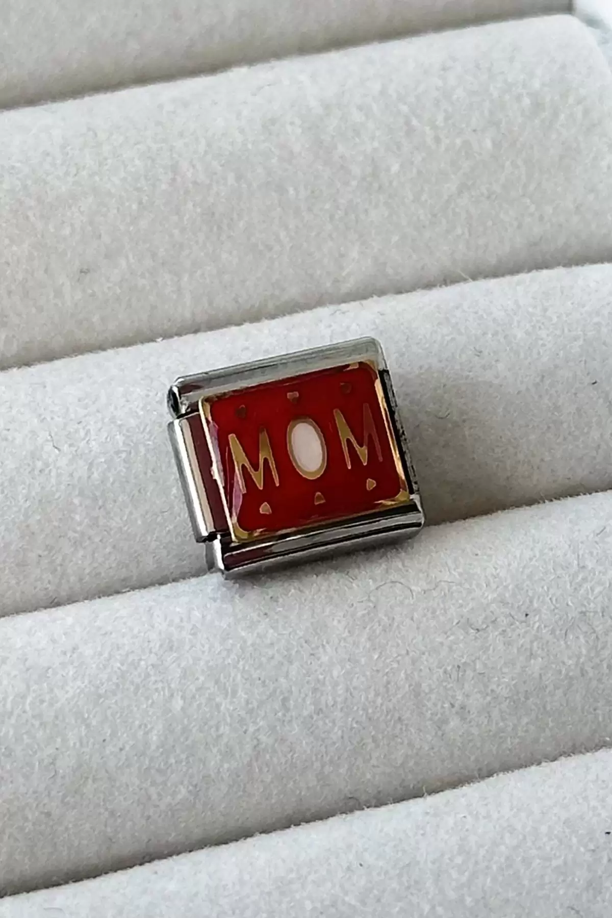 Gümüş Renk Mom Yazılı Çelik Nomination Charm (Tek)