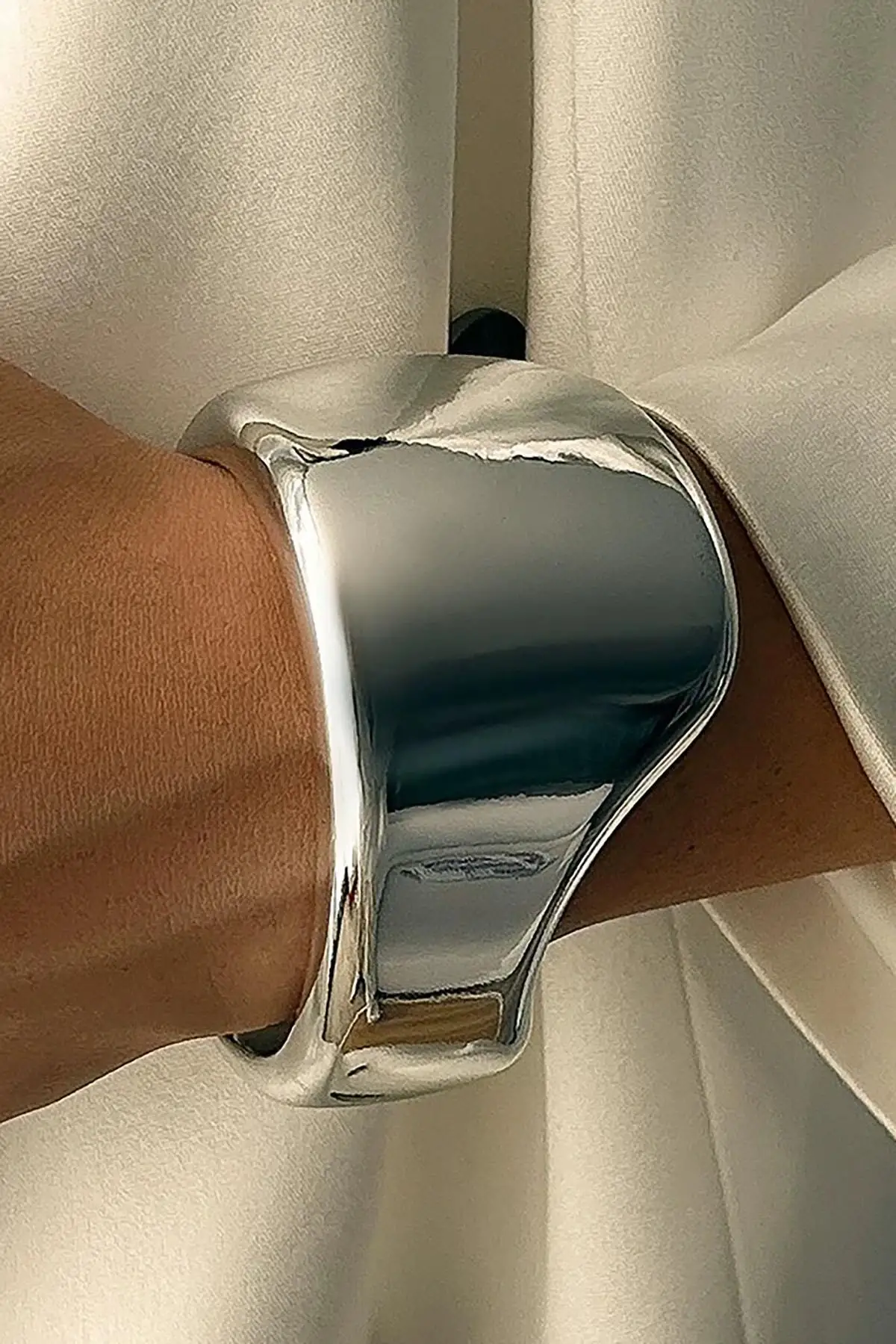 Gümüş Renk Plaka Kelepçe Bileklik