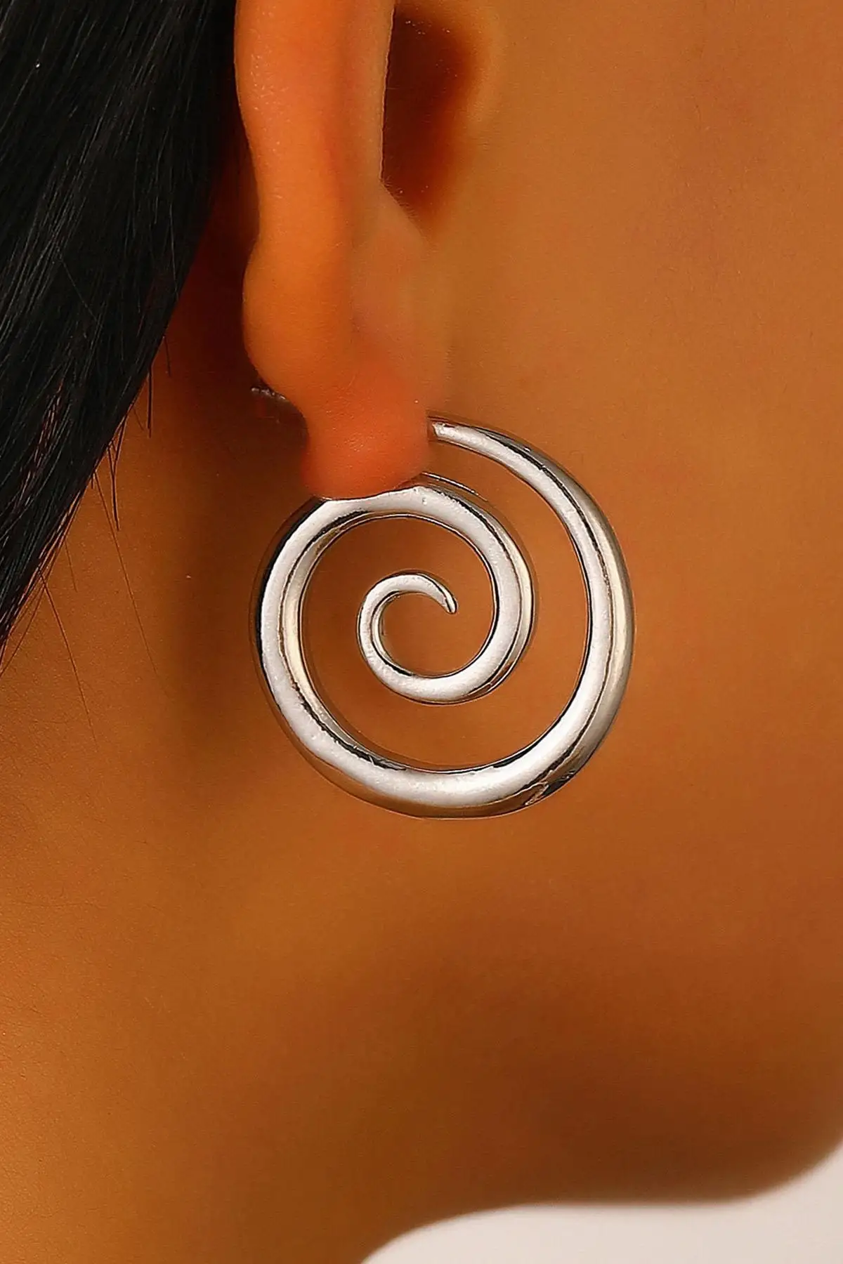 Gümüş Renk Spiral Halka Küpe (Çift)