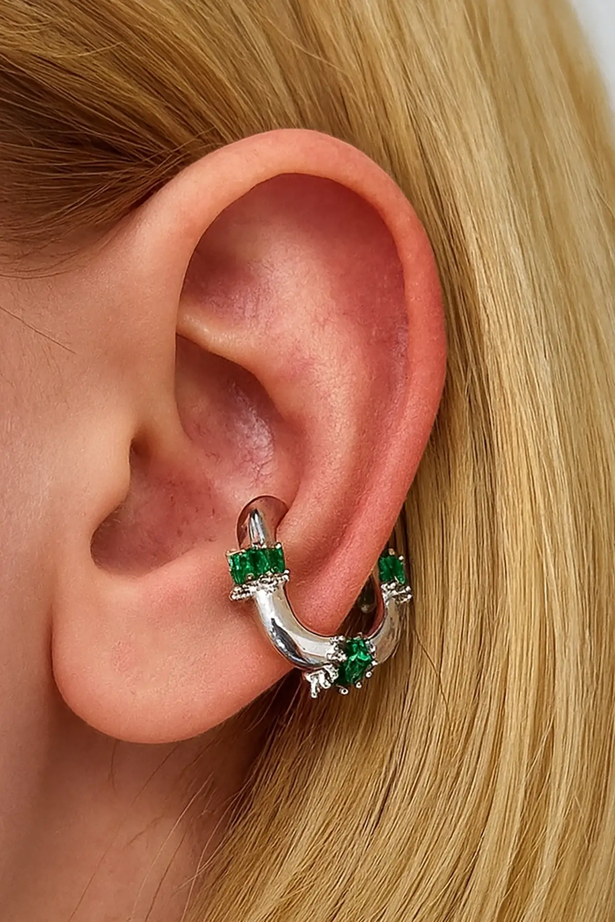 Gümüş Renk Taş Detaylı 14K Altın Kaplama TX Ear Cuff (Tek)