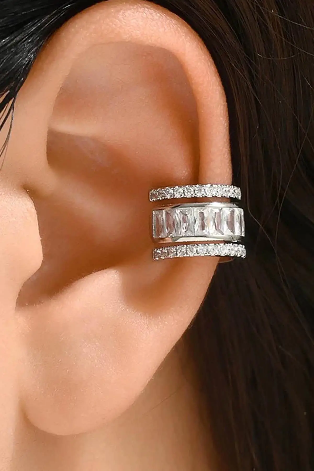 Gümüş Renk Taş Detaylı 14K Altın Kaplama TX Ear Cuff (Tek)