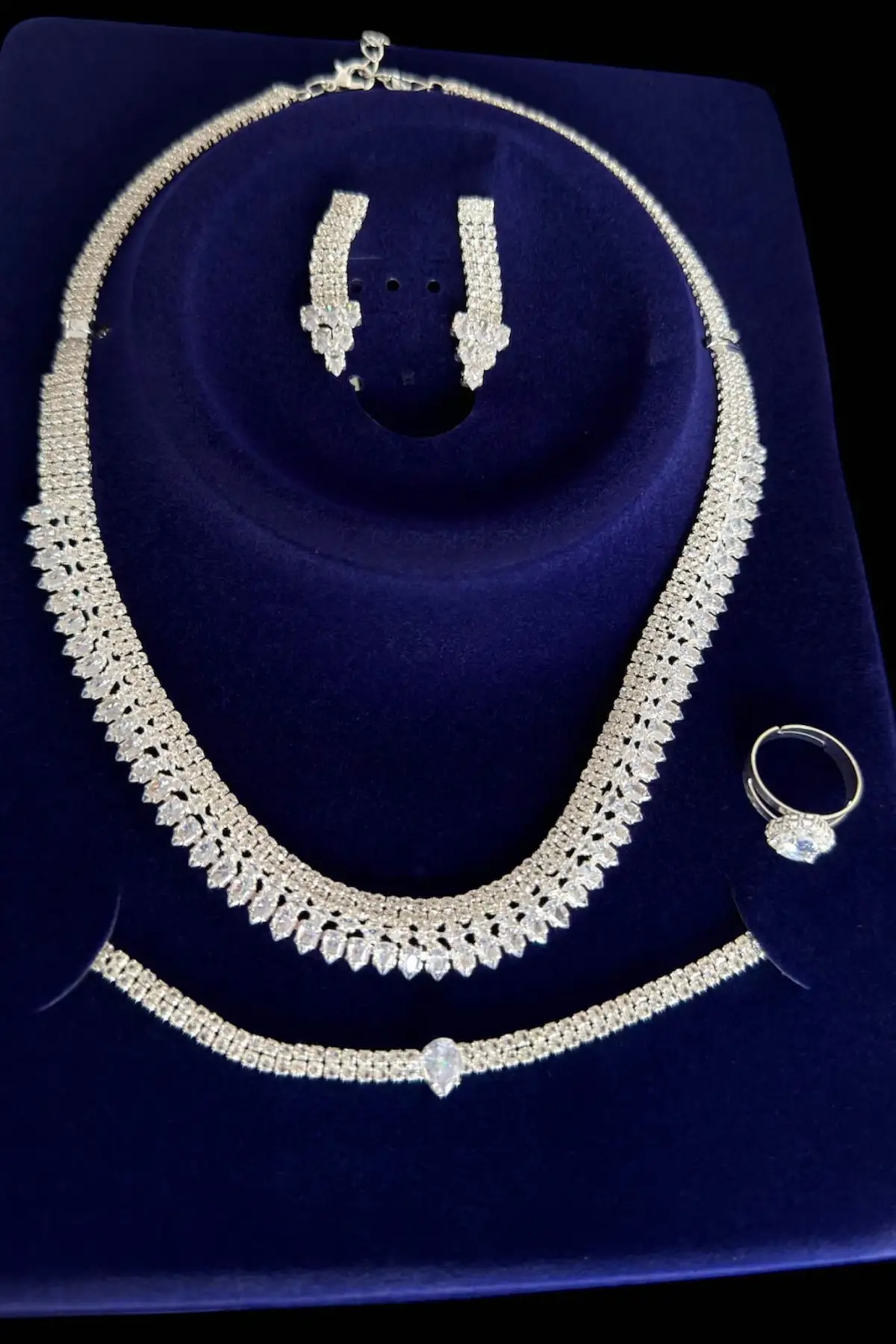 Gümüş Renk Taş Detaylı 4lü Abiye Set