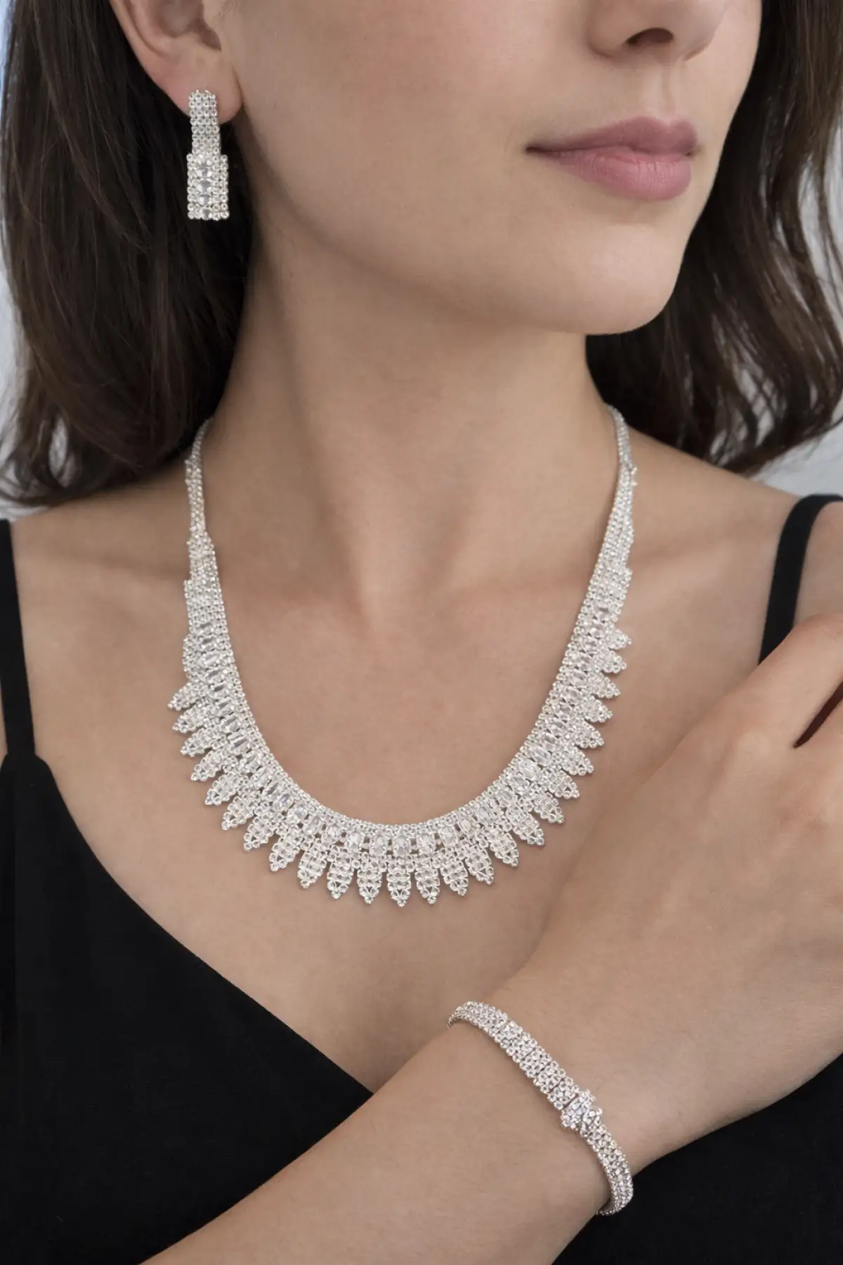 Gümüş Renk Taş Detaylı 4lü Abiye Set