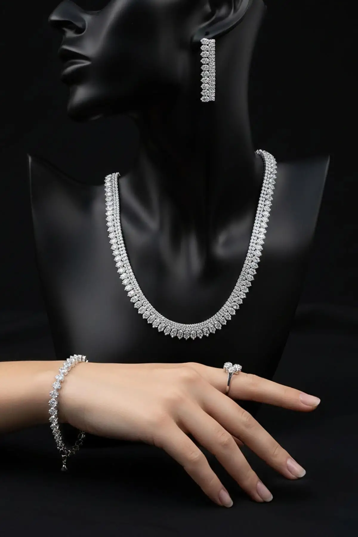 Gümüş Renk Taş Detaylı 4lü Abiye Set