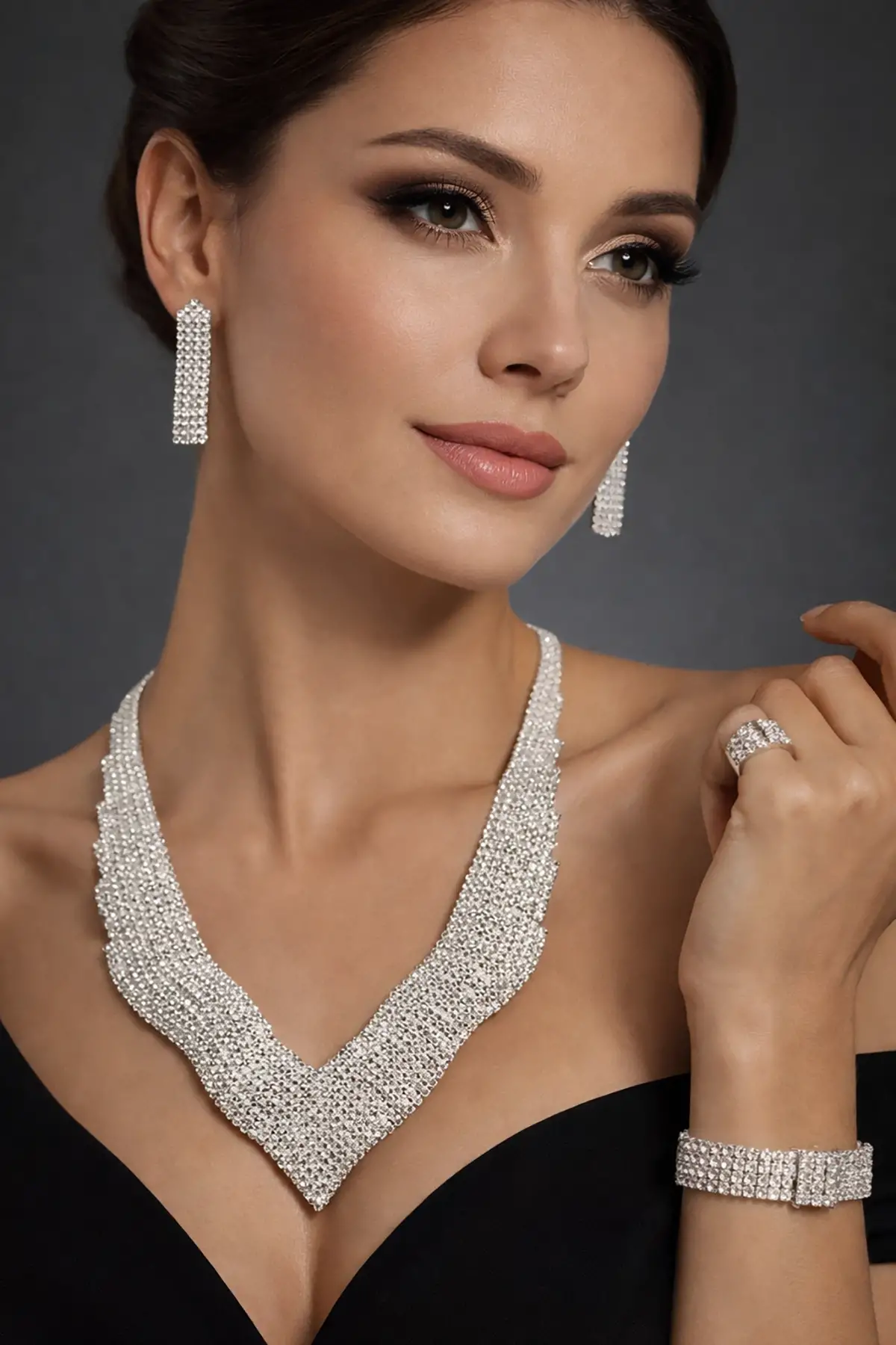 Gümüş Renk Taş Detaylı 4lü Abiye Set