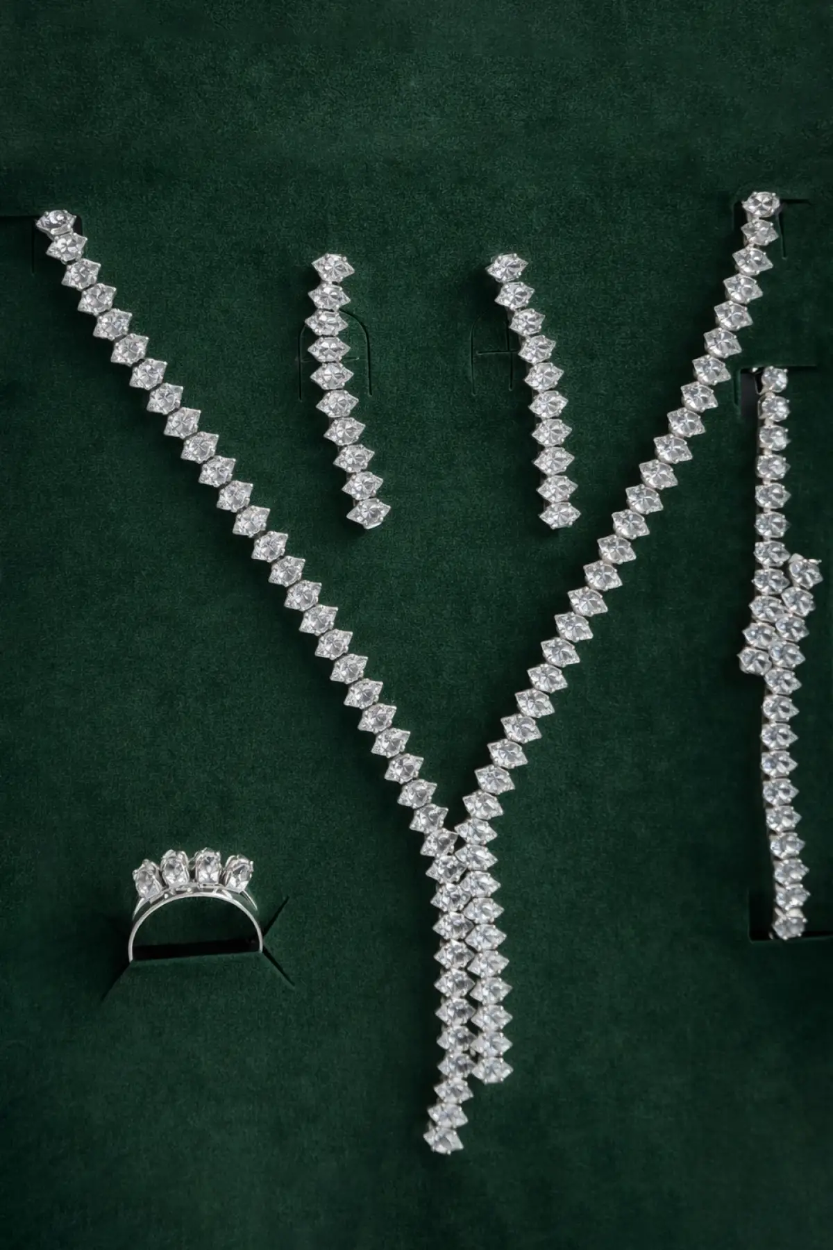 Gümüş Renk Taş Detaylı 4lü Abiye Set