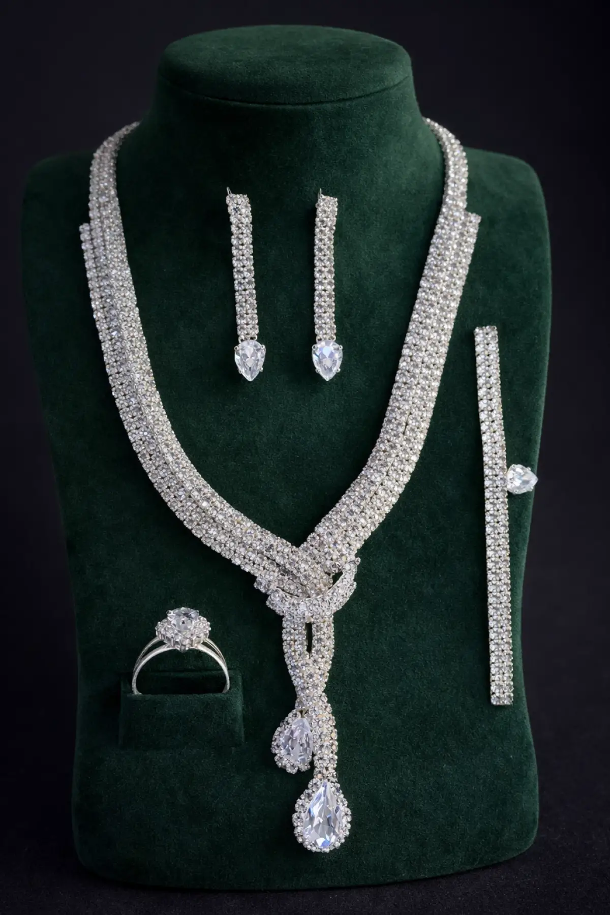 Gümüş Renk Taş Detaylı 4lü Abiye Set