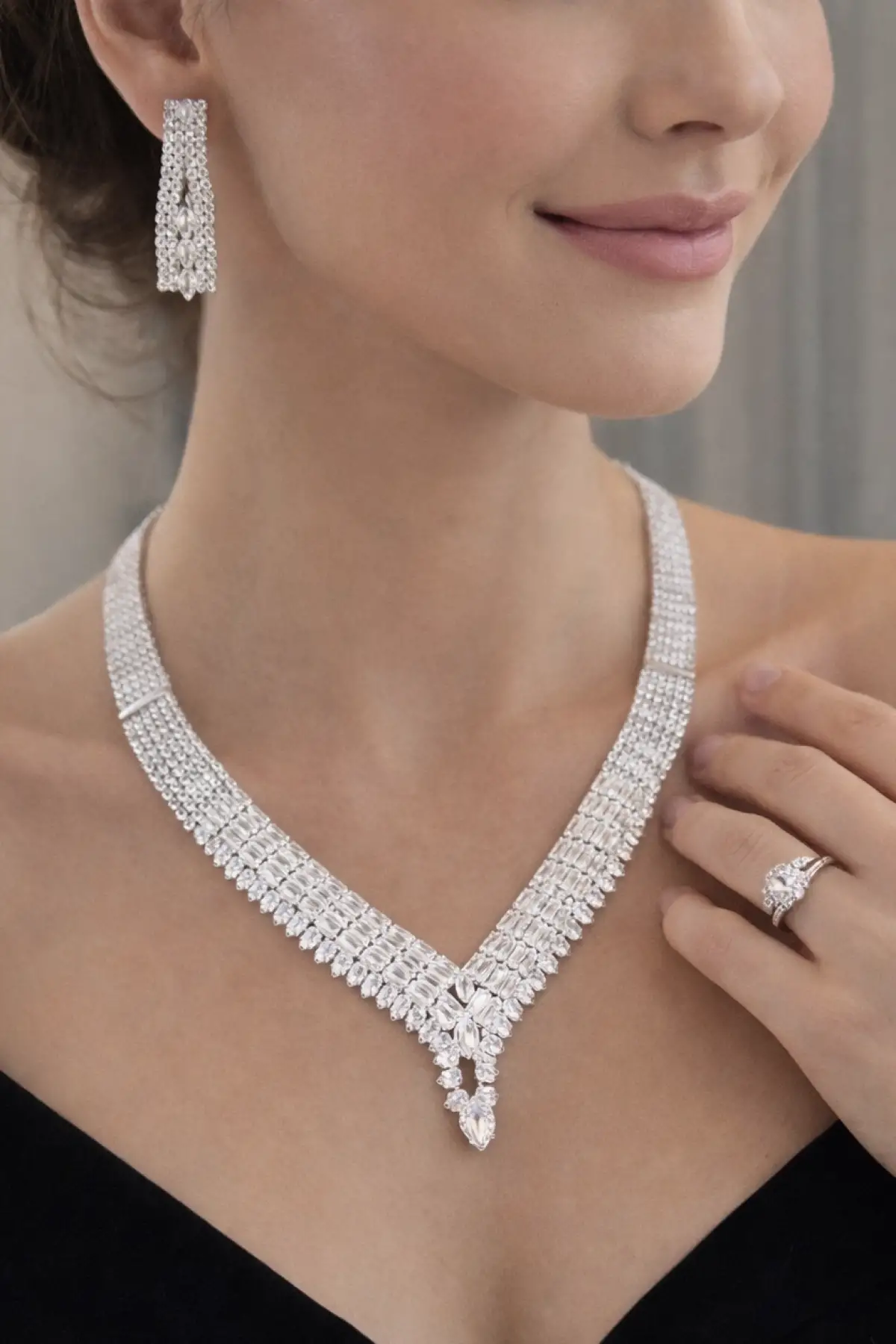 Gümüş Renk Taş Detaylı 4lü Abiye Set