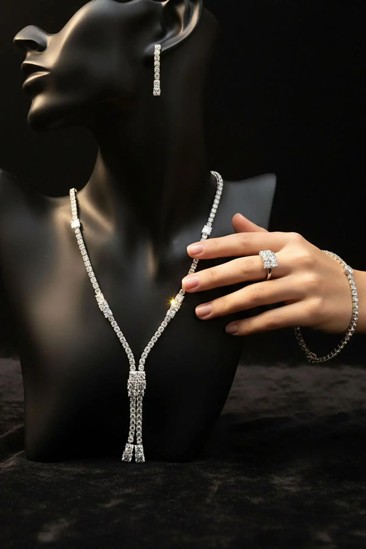 Gümüş Renk Taş Detaylı 4lü Abiye Set