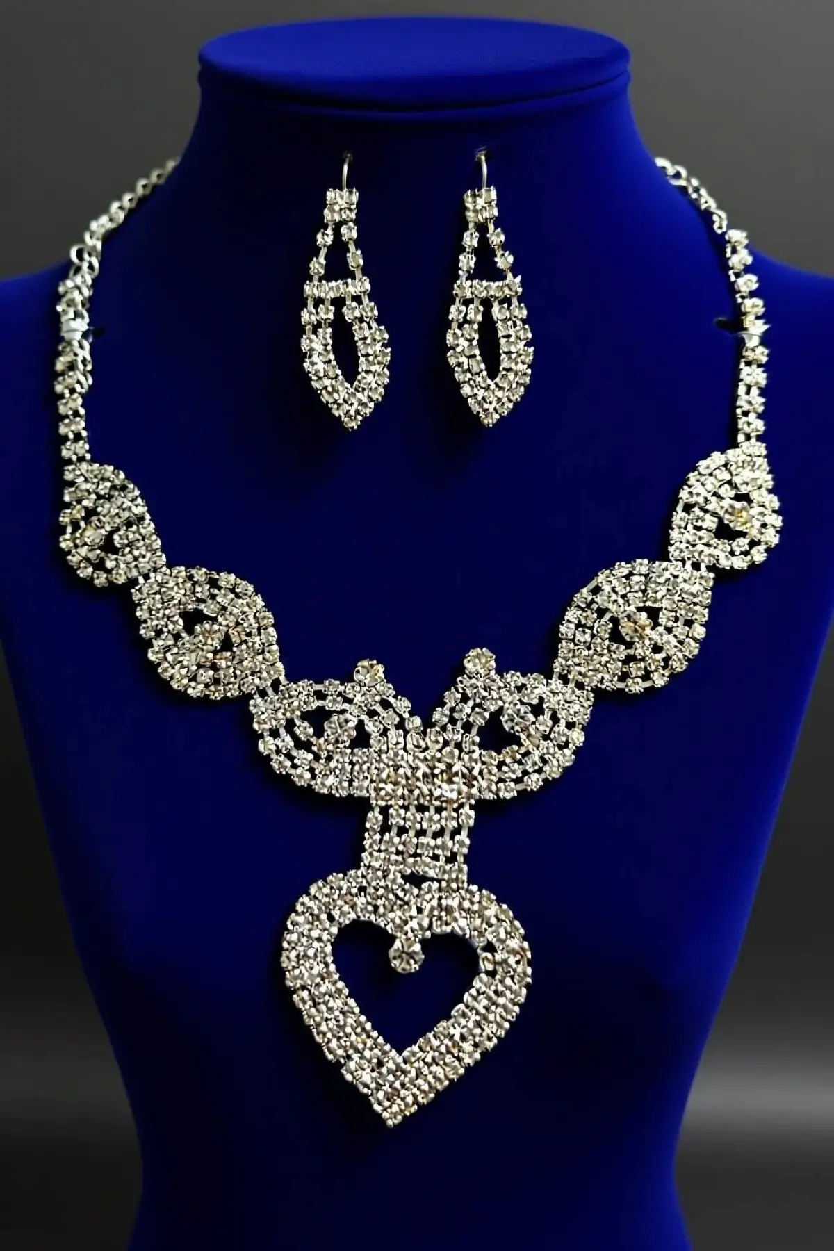 Gümüş Renk Taş Detaylı 4lü Abiye Set