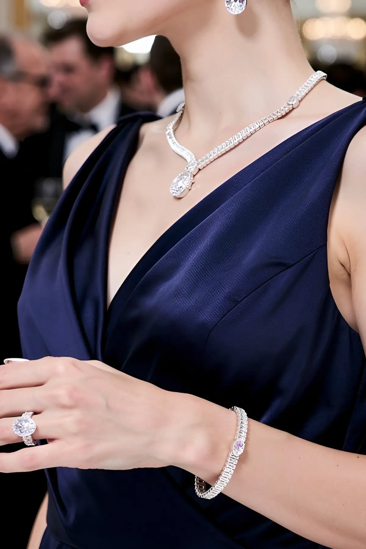 Gümüş Renk Taş Detaylı 4lü Abiye Set