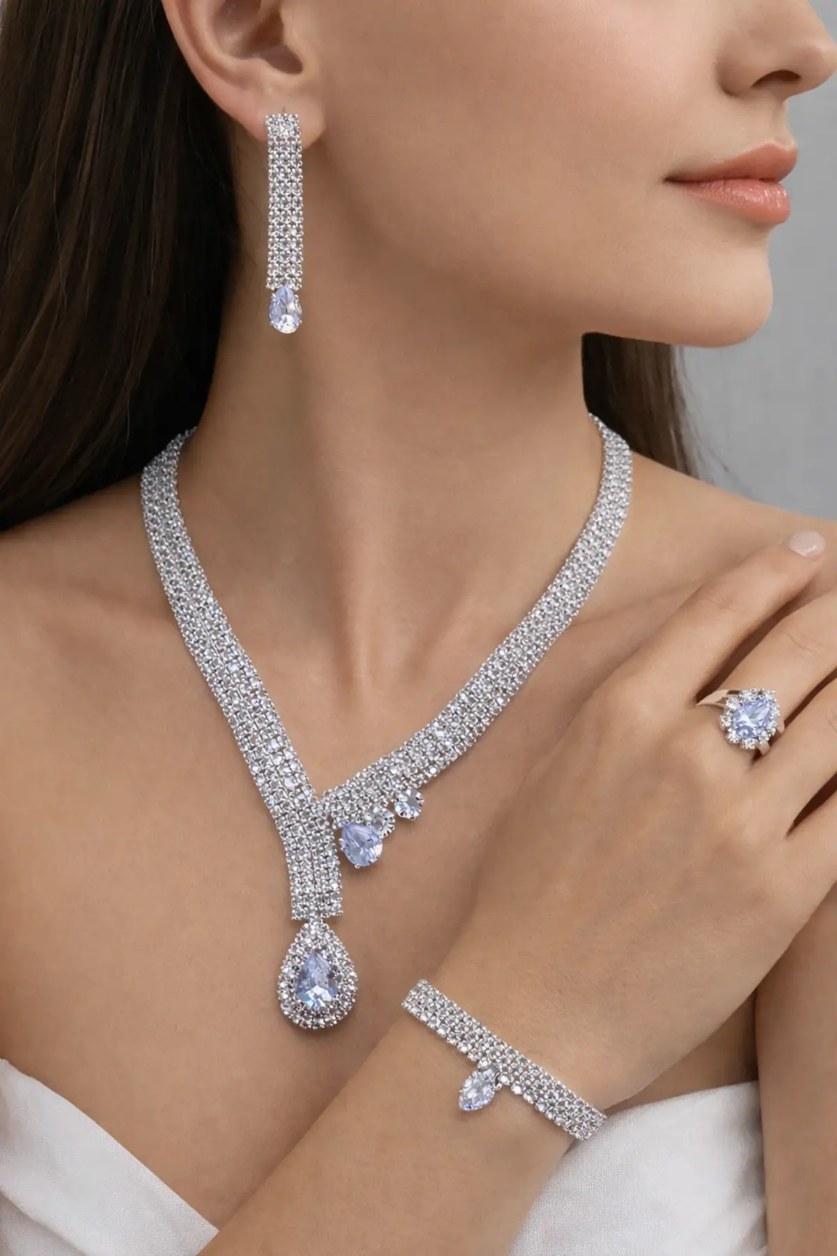 Gümüş Renk Taş Detaylı 4lü Abiye Set