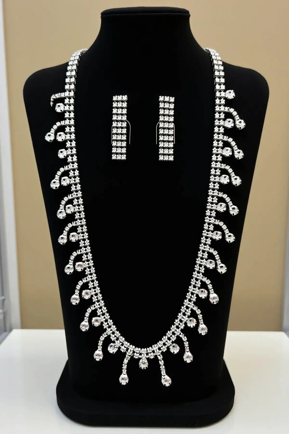 Gümüş Renk Taş Detaylı Abiye Set