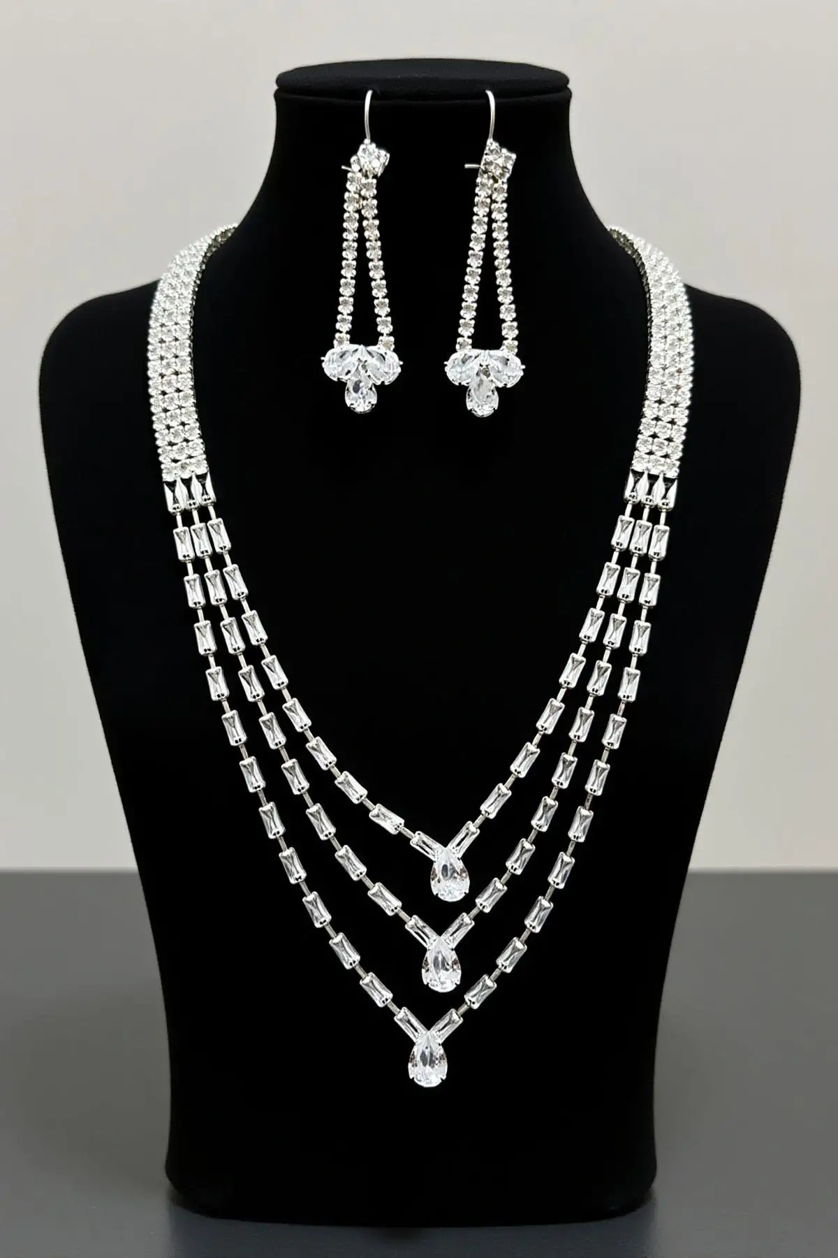 Gümüş Renk Taş Detaylı Abiye Set