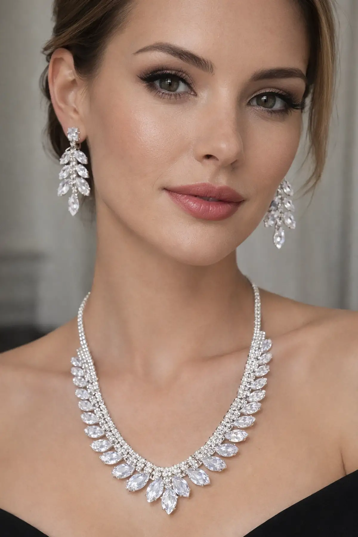 Gümüş Renk Taş Detaylı Abiye Set