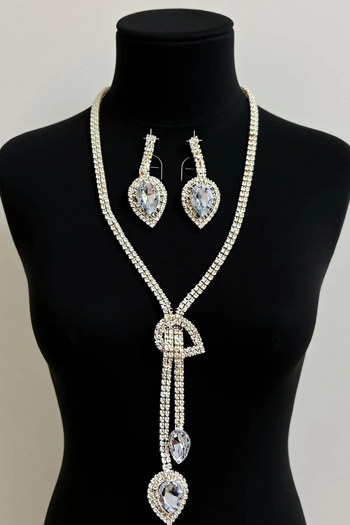 Gümüş Renk Taş Detaylı Abiye Set