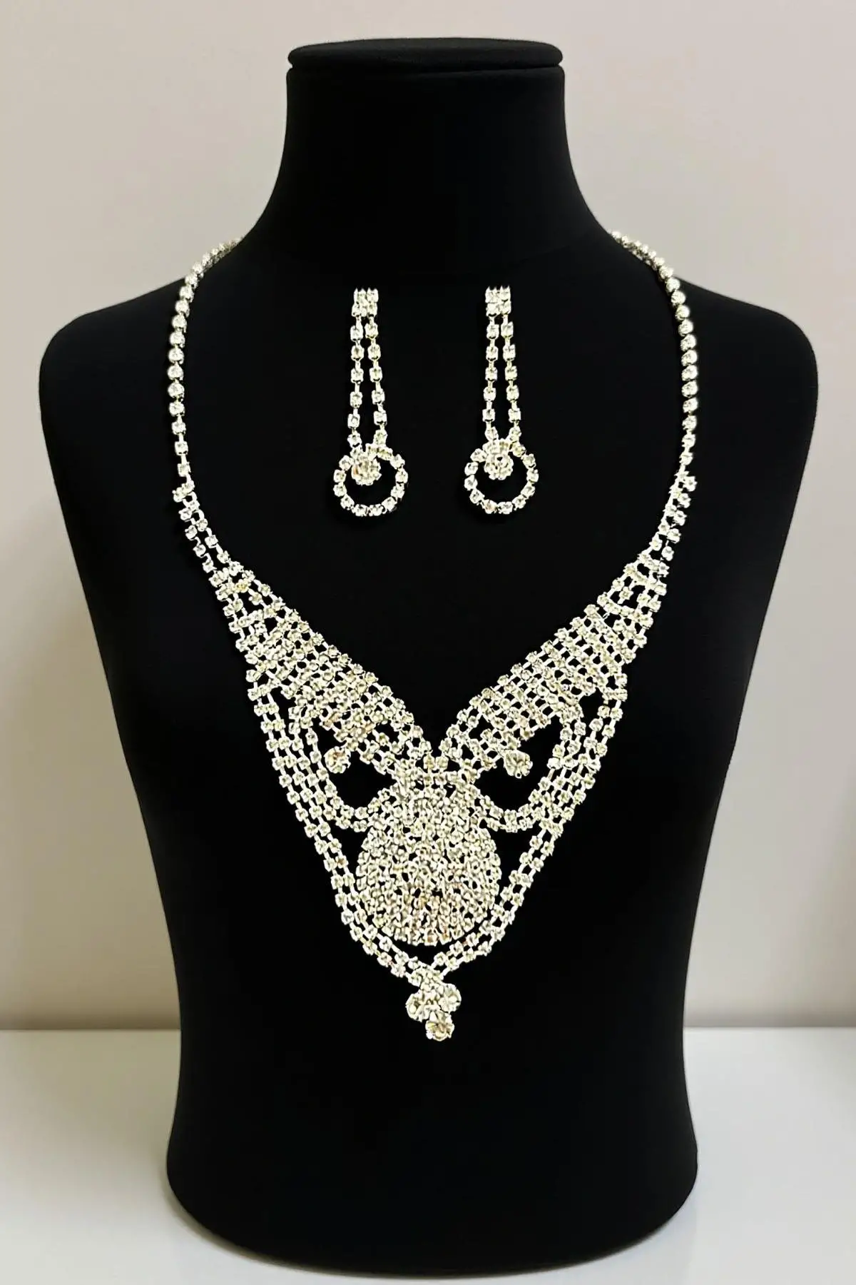 Gümüş Renk Taş Detaylı Abiye Set