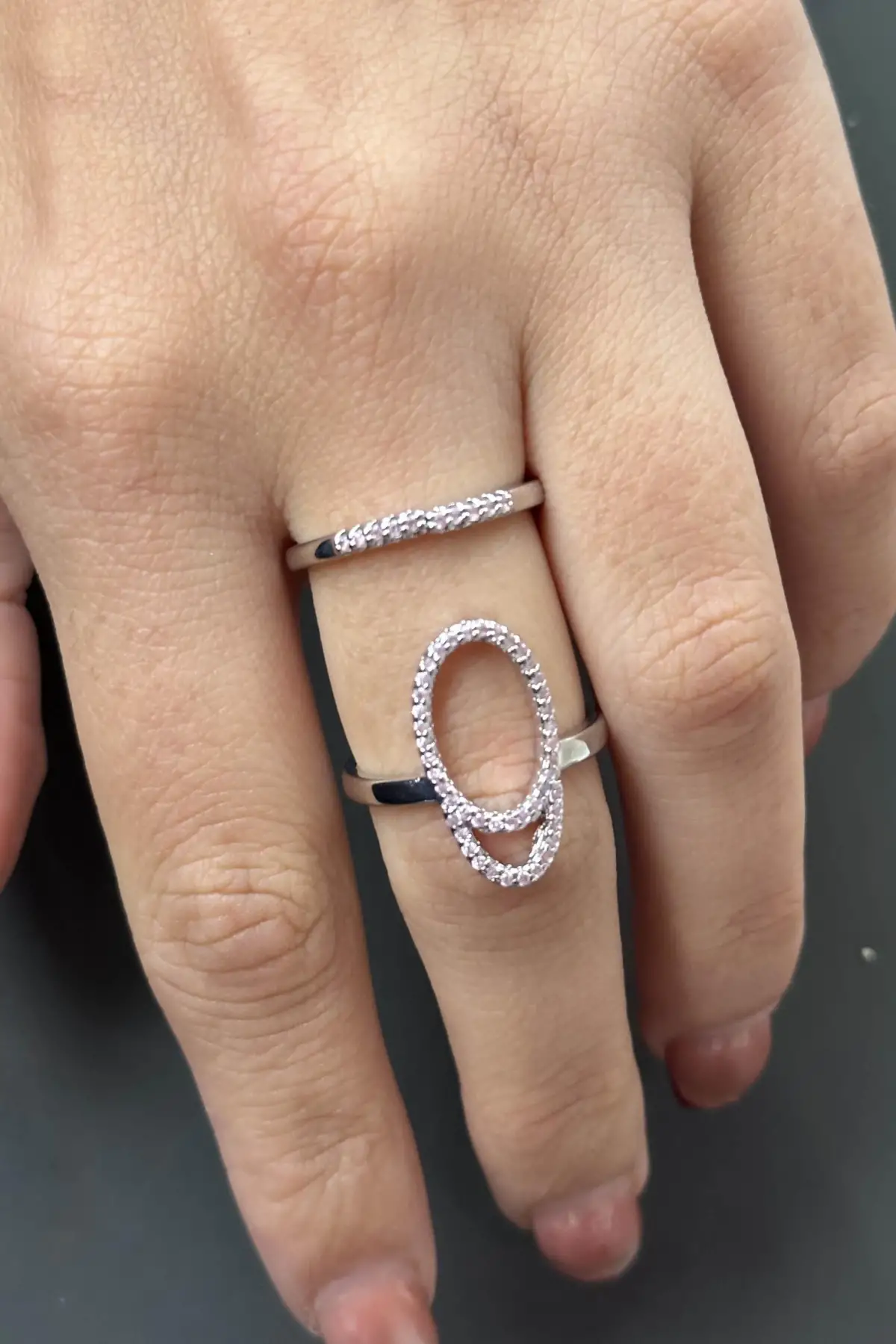 Gümüş Renk Taş Detaylı Ayarlanabilir Çelik Yüzük