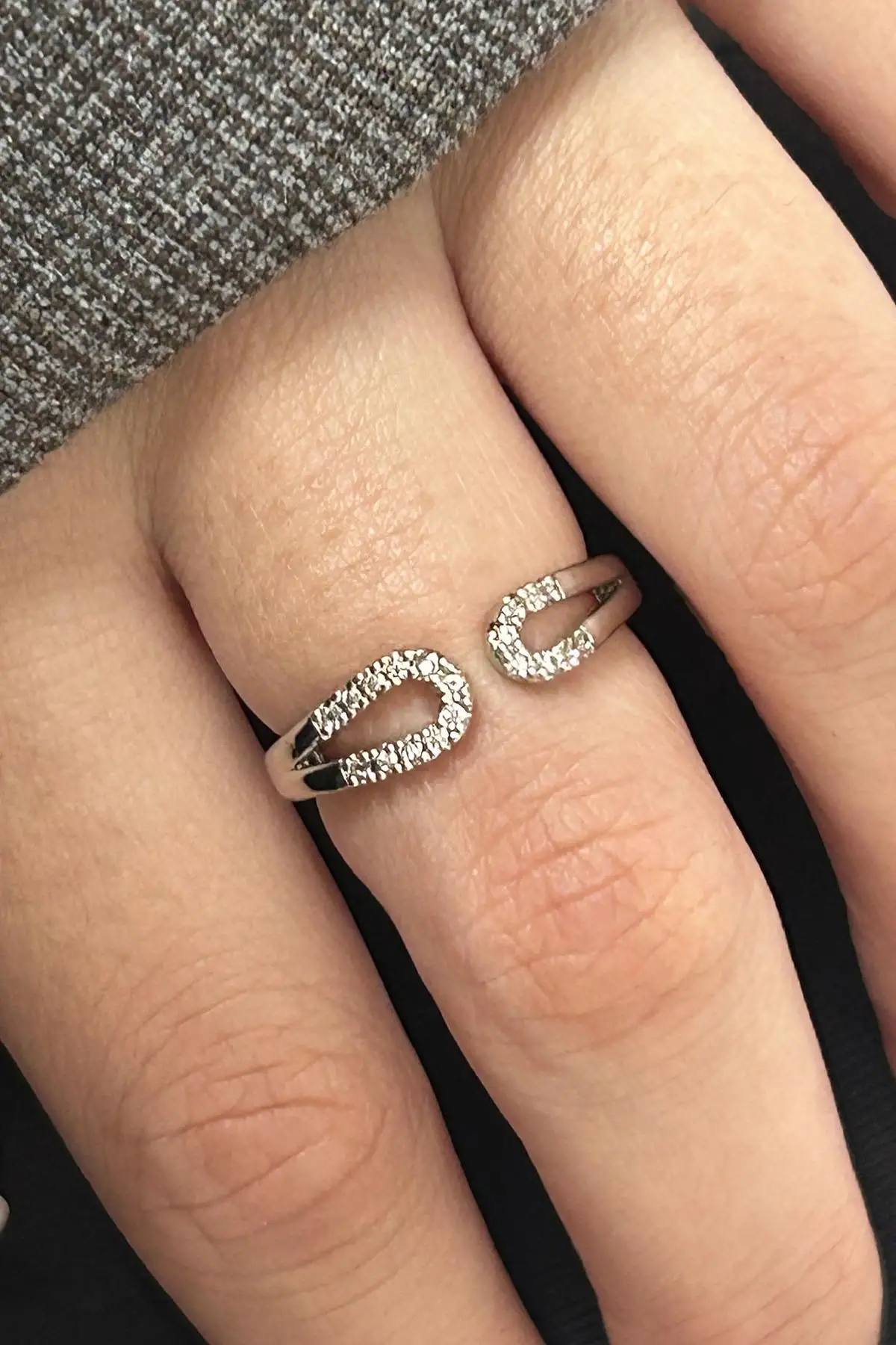 Gümüş Renk Taş Detaylı Ayarlanabilir Yüzük