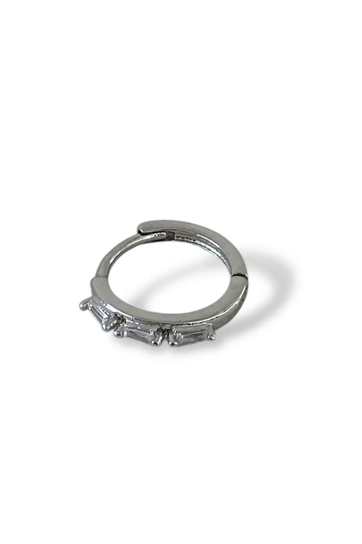 Gümüş Renk Taş Detaylı Çelik Halka Tragus/Kıkırdak Küpe/Piercing (Tek)
